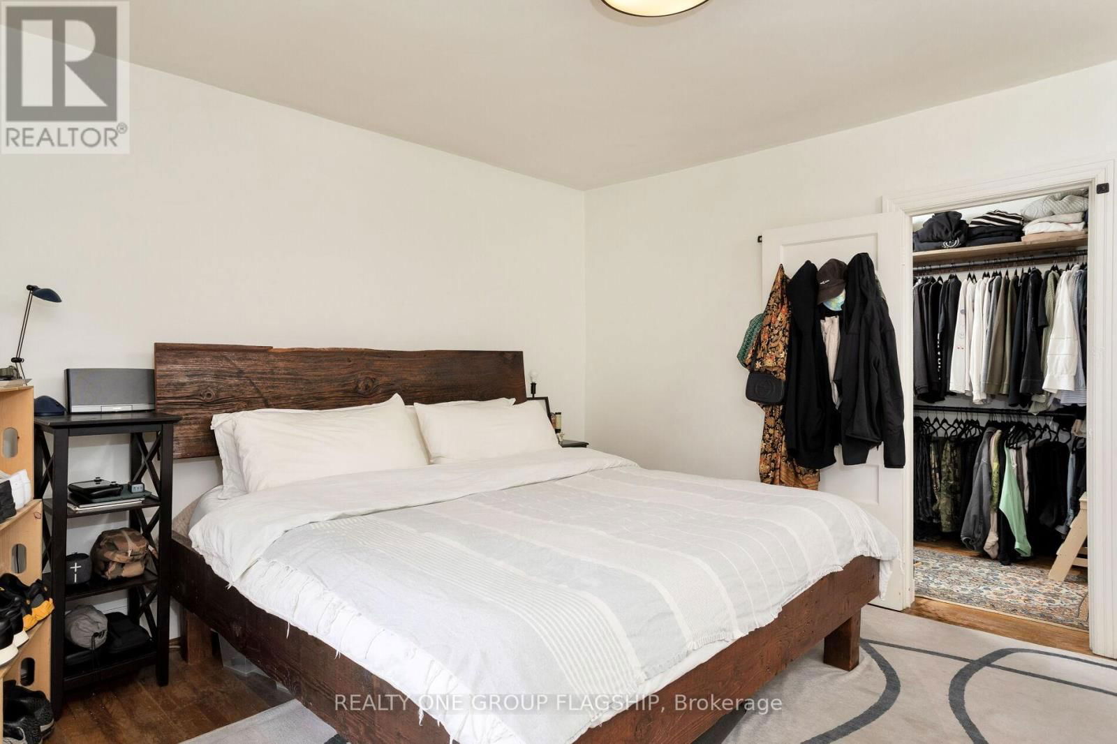 1691 DUNDAS STREET WEST Image 22