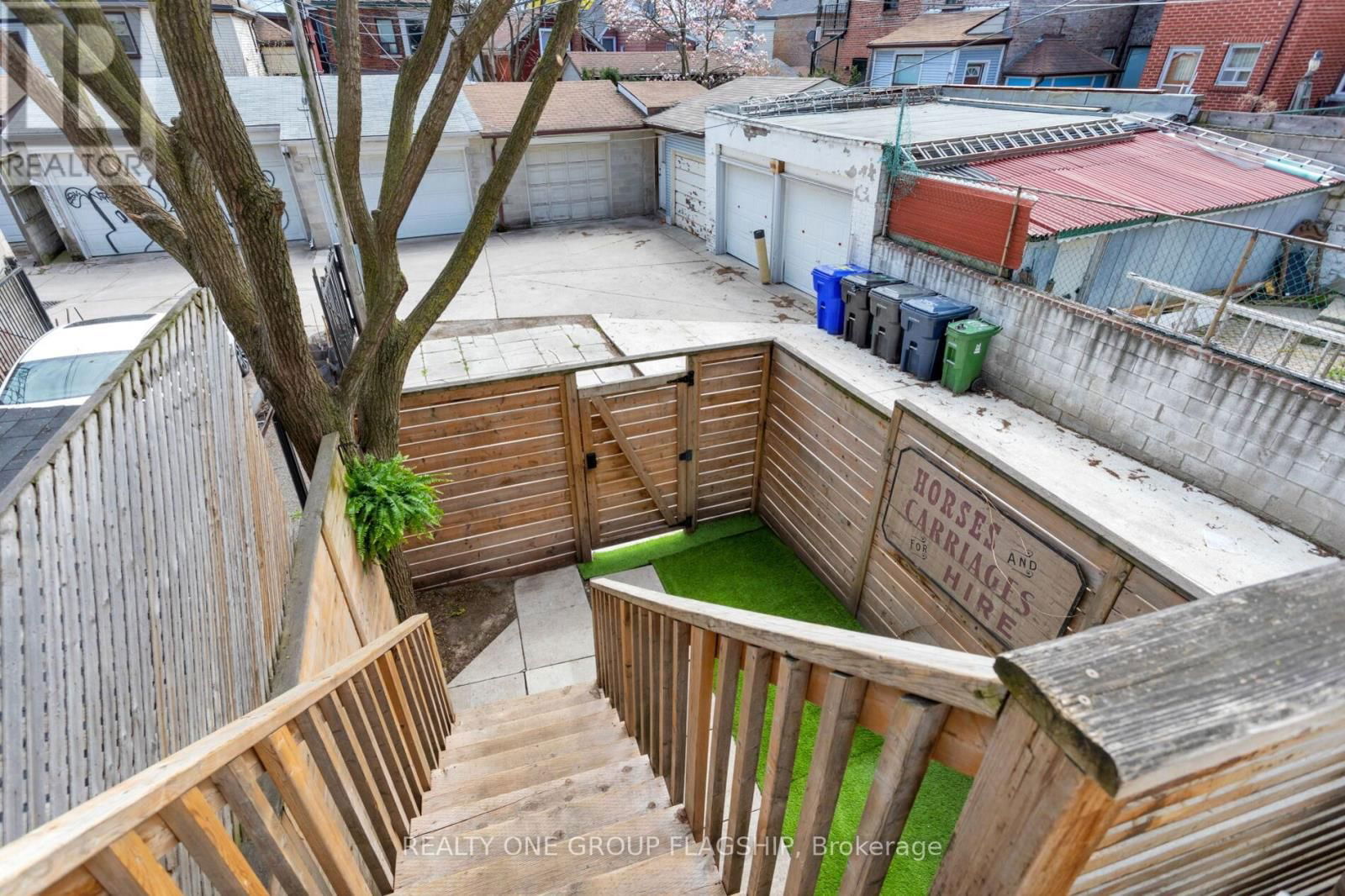 1691 DUNDAS STREET WEST Image 32