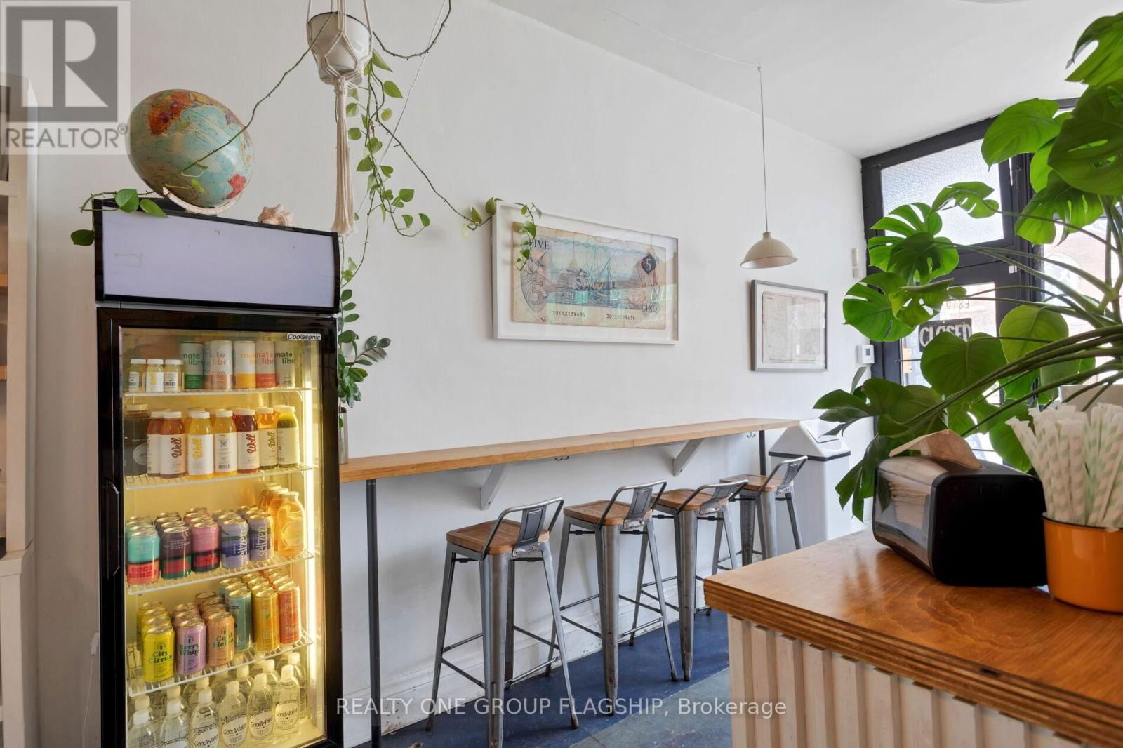 1691 DUNDAS STREET WEST Image 9