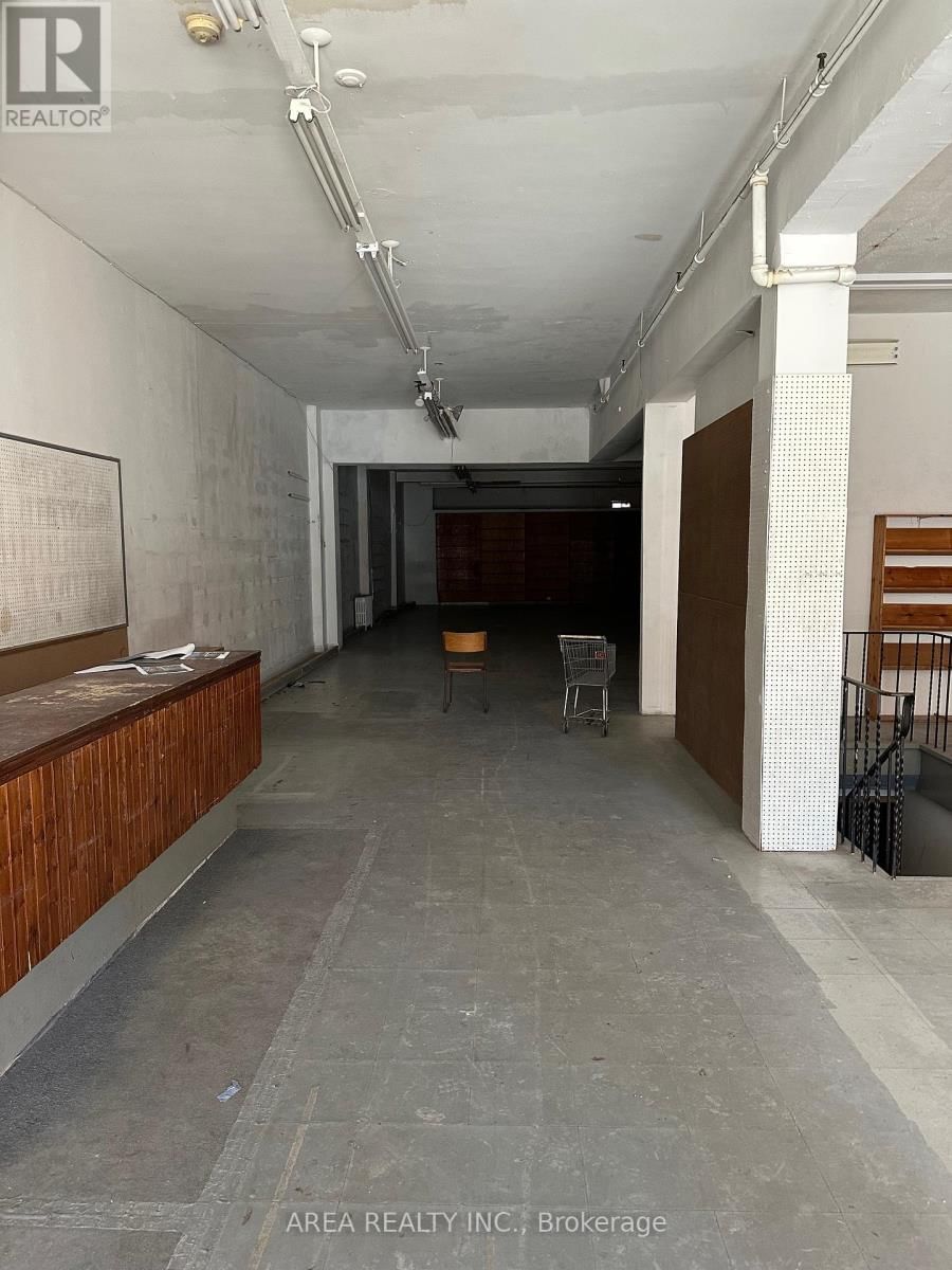 658 QUEEN STREET WEST Image 3