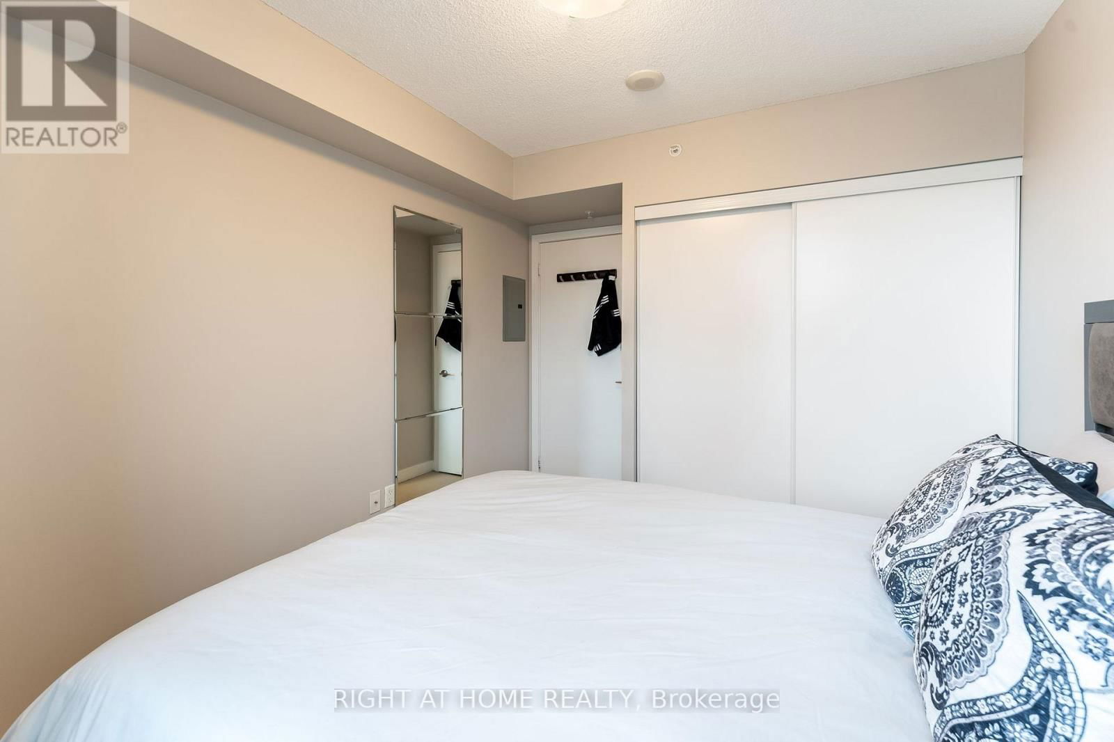1010 - 5740 YONGE STREET Image 31