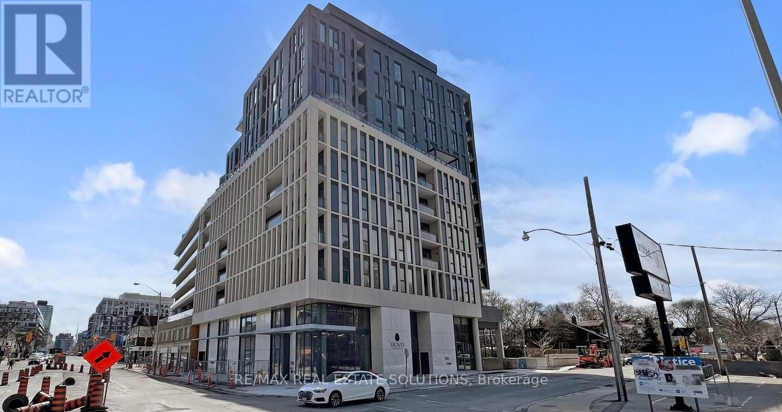 706 - 1 HILLSDALE AVENUE WEST Image 1