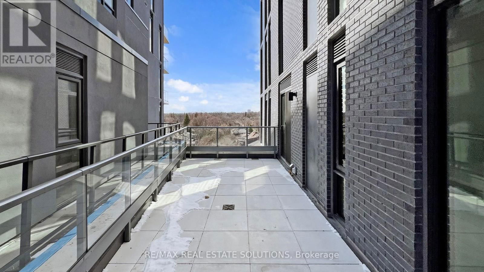 706 - 1 HILLSDALE AVENUE WEST Image 34