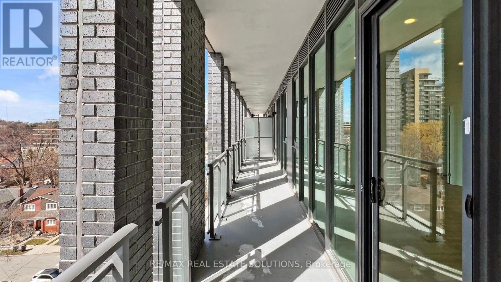 706 - 1 HILLSDALE AVENUE WEST Image 36