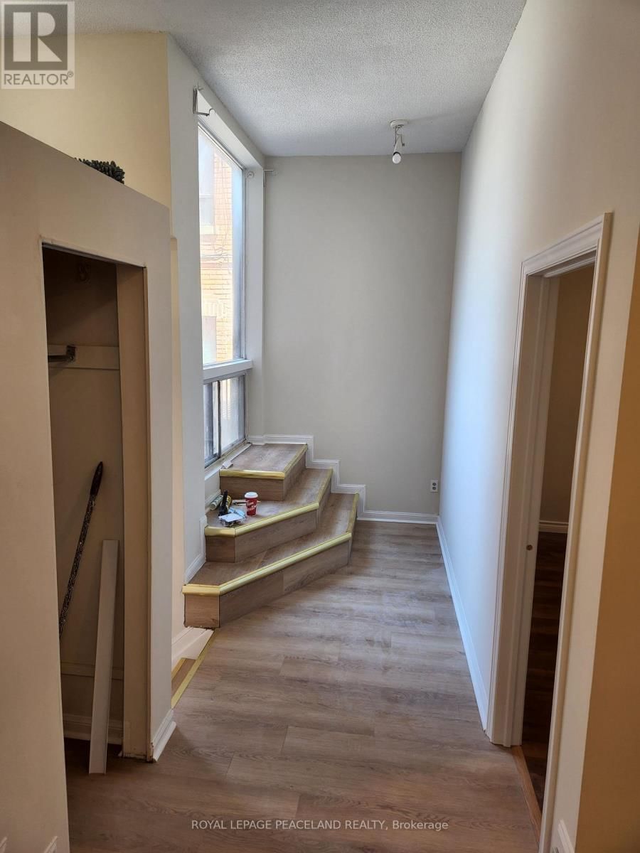 4 - 558 SPADINA CRESCENT Image 2