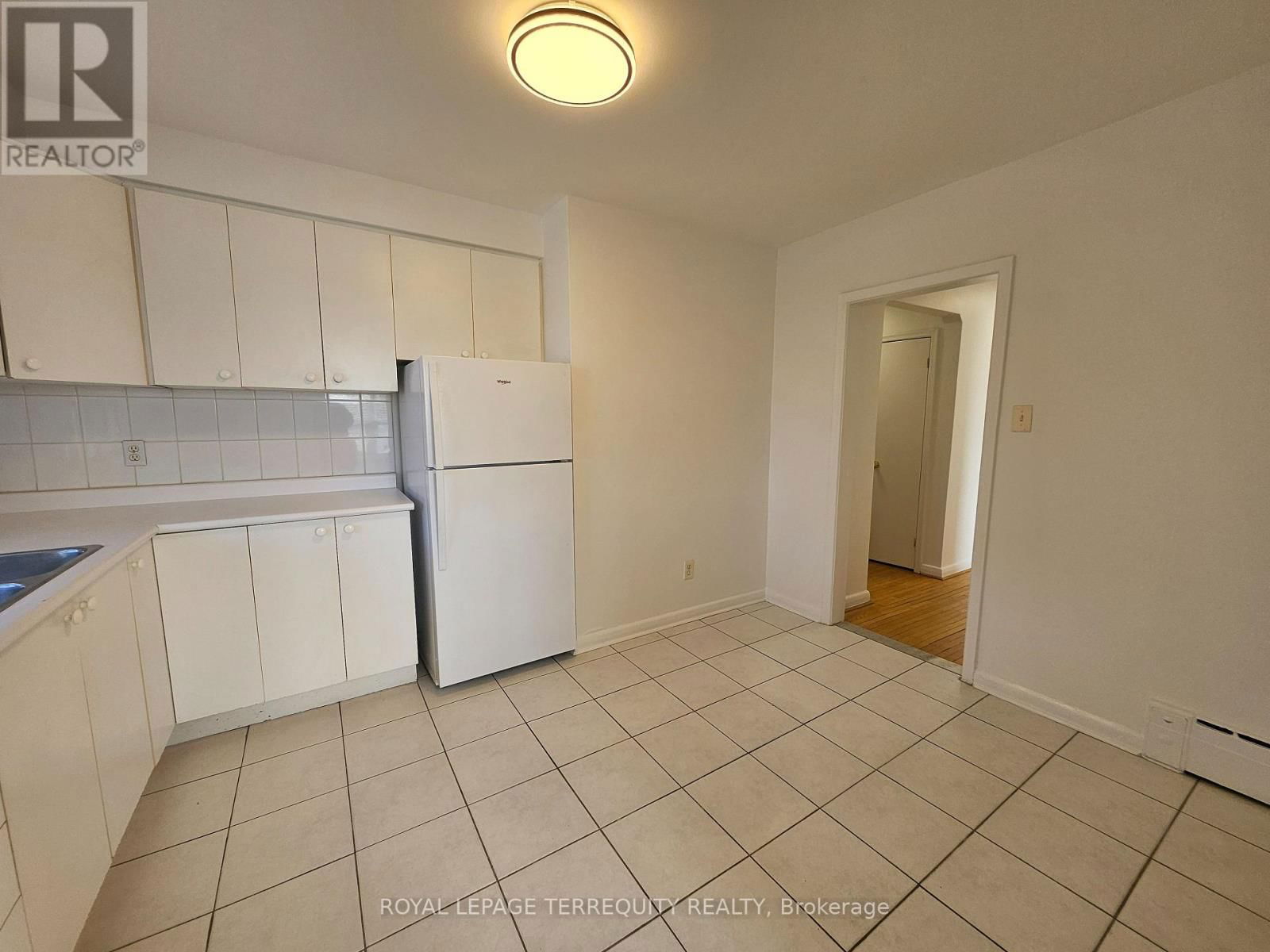 3 - 401 WINNETT AVENUE Image 11