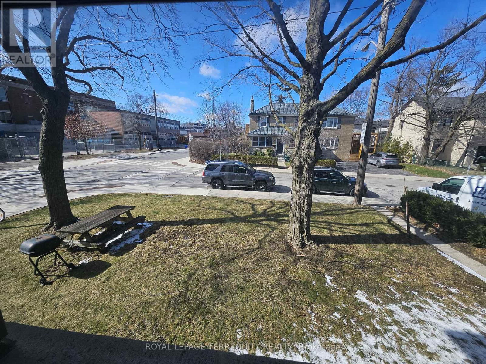 3 - 401 WINNETT AVENUE Image 13