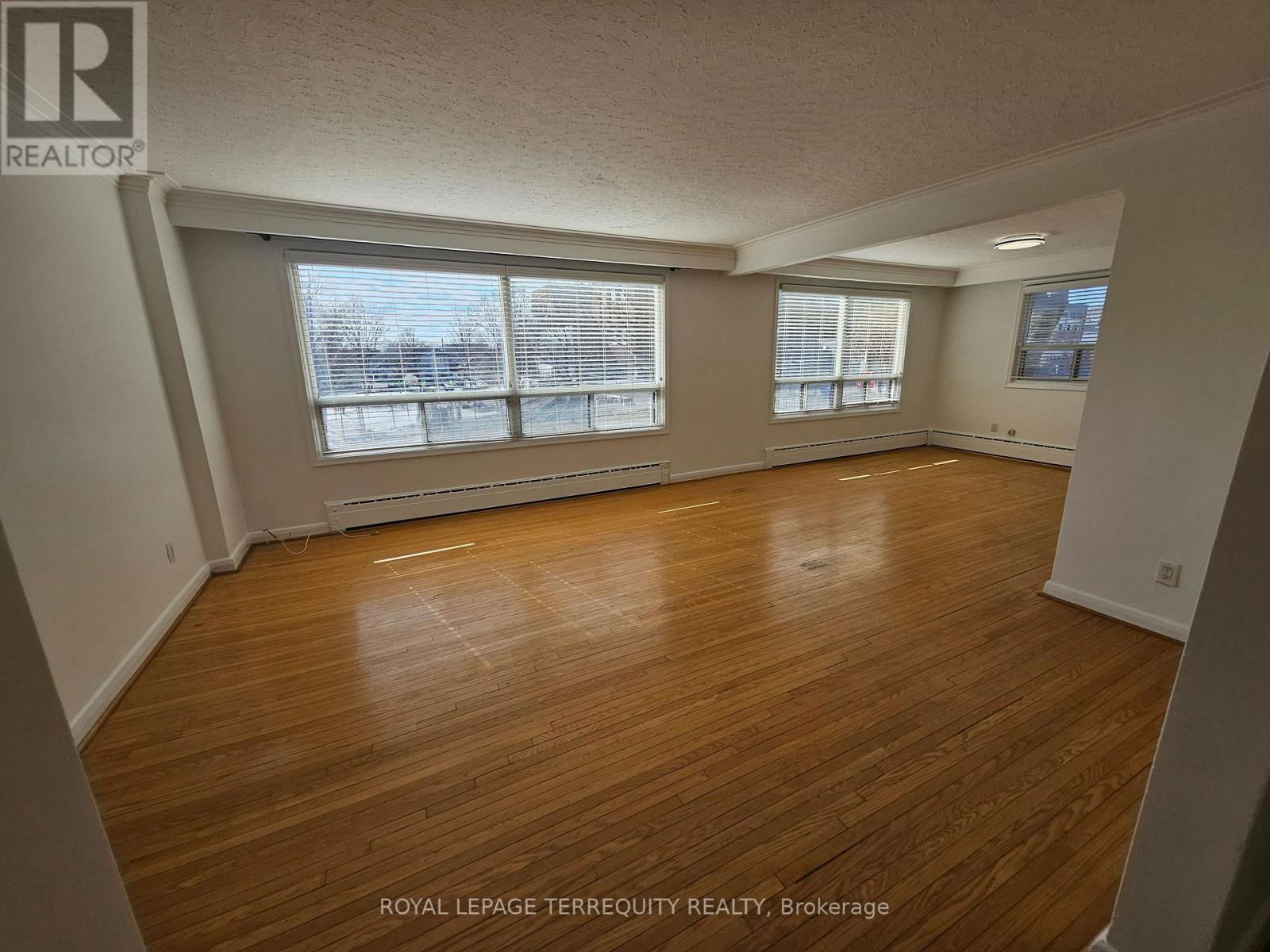 3 - 401 WINNETT AVENUE Image 24