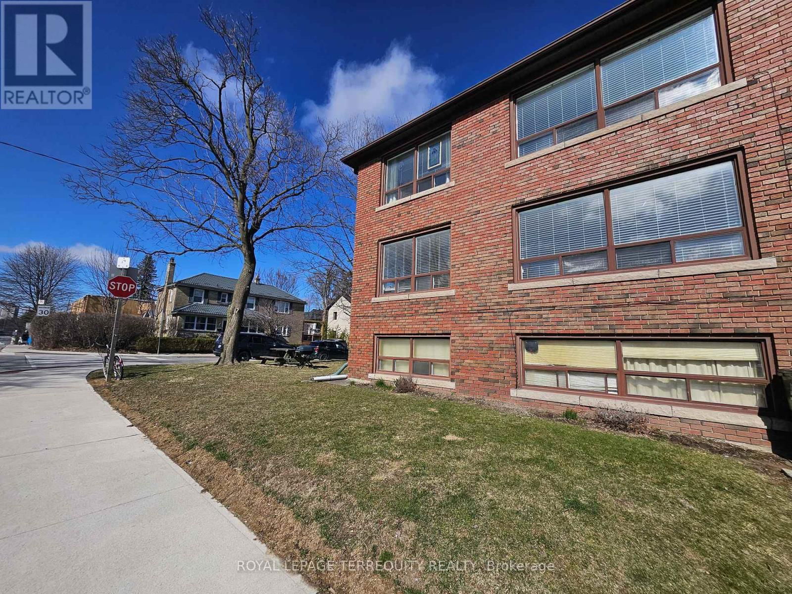 3 - 401 WINNETT AVENUE Image 3