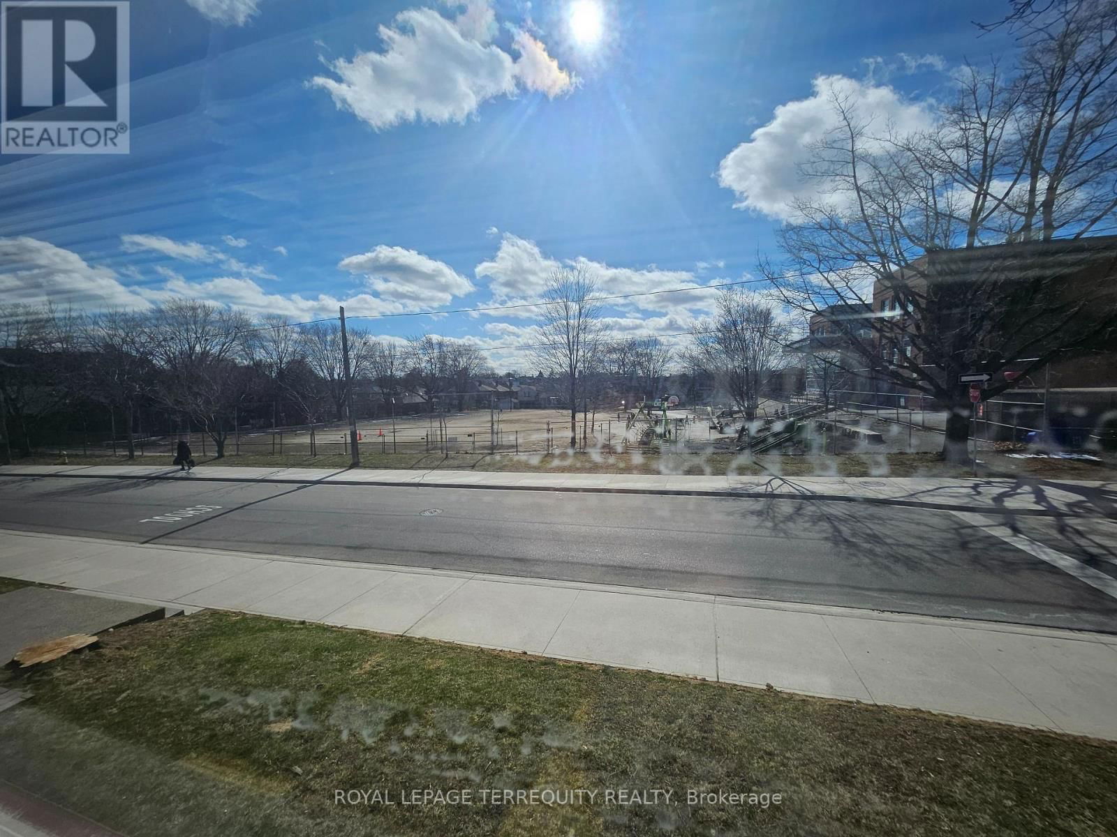 3 - 401 WINNETT AVENUE Image 30