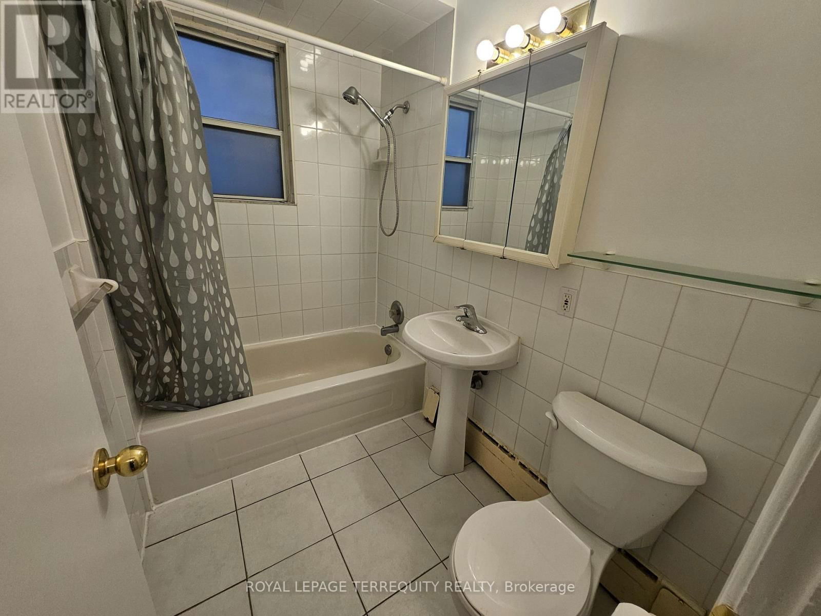 3 - 401 WINNETT AVENUE Image 7