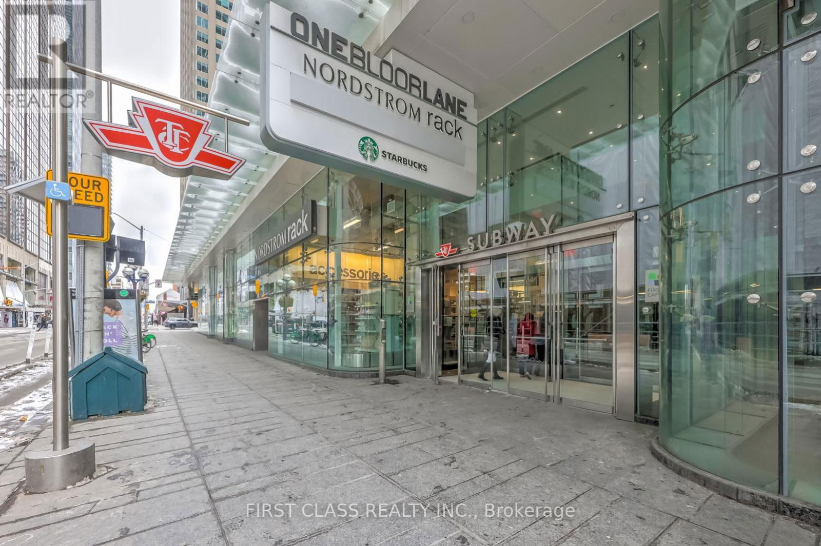 7204 - 1 BLOOR STREET EAST Image 30