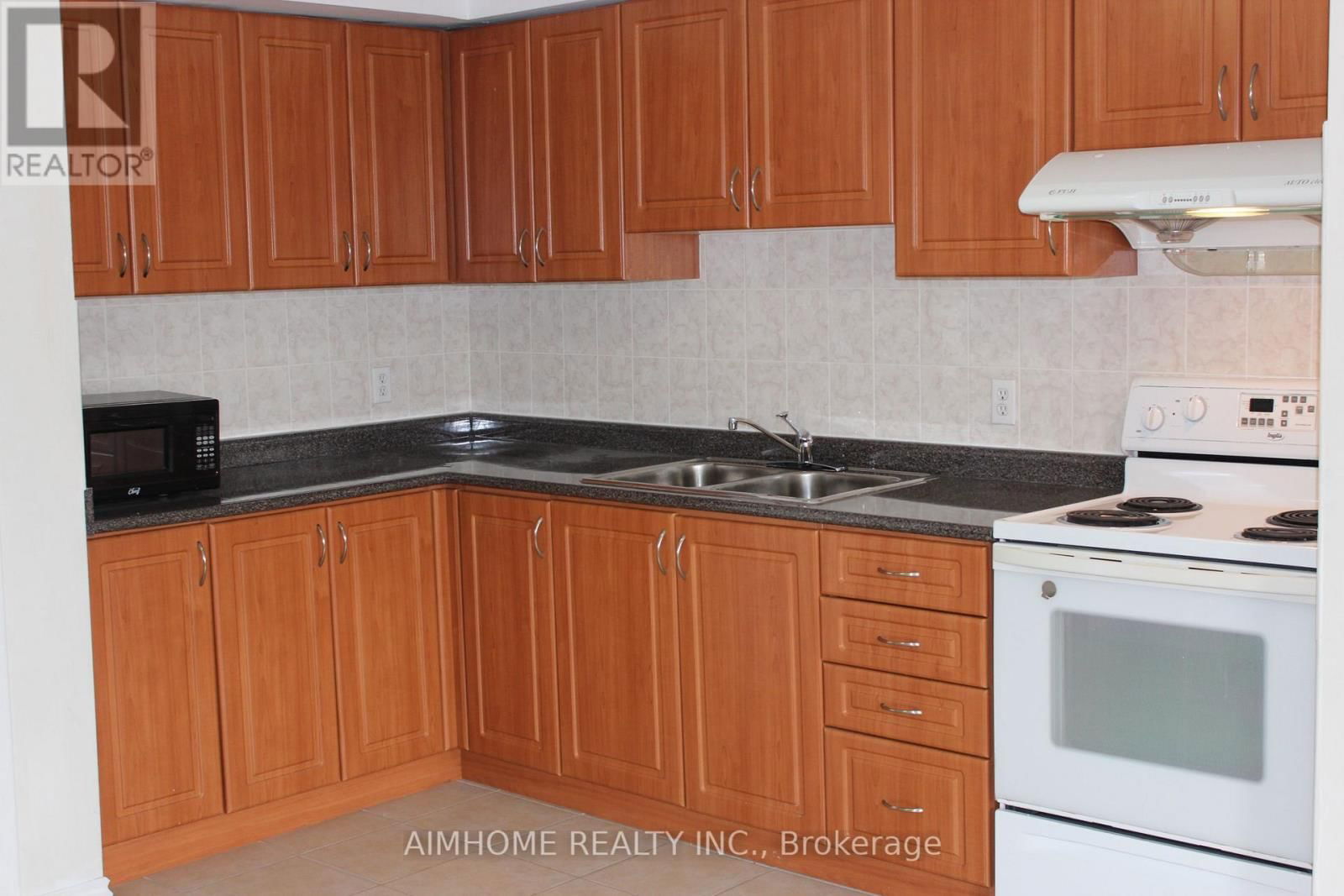 Apt 2 - 1483 EGLINTON AVENUE WEST Image 3