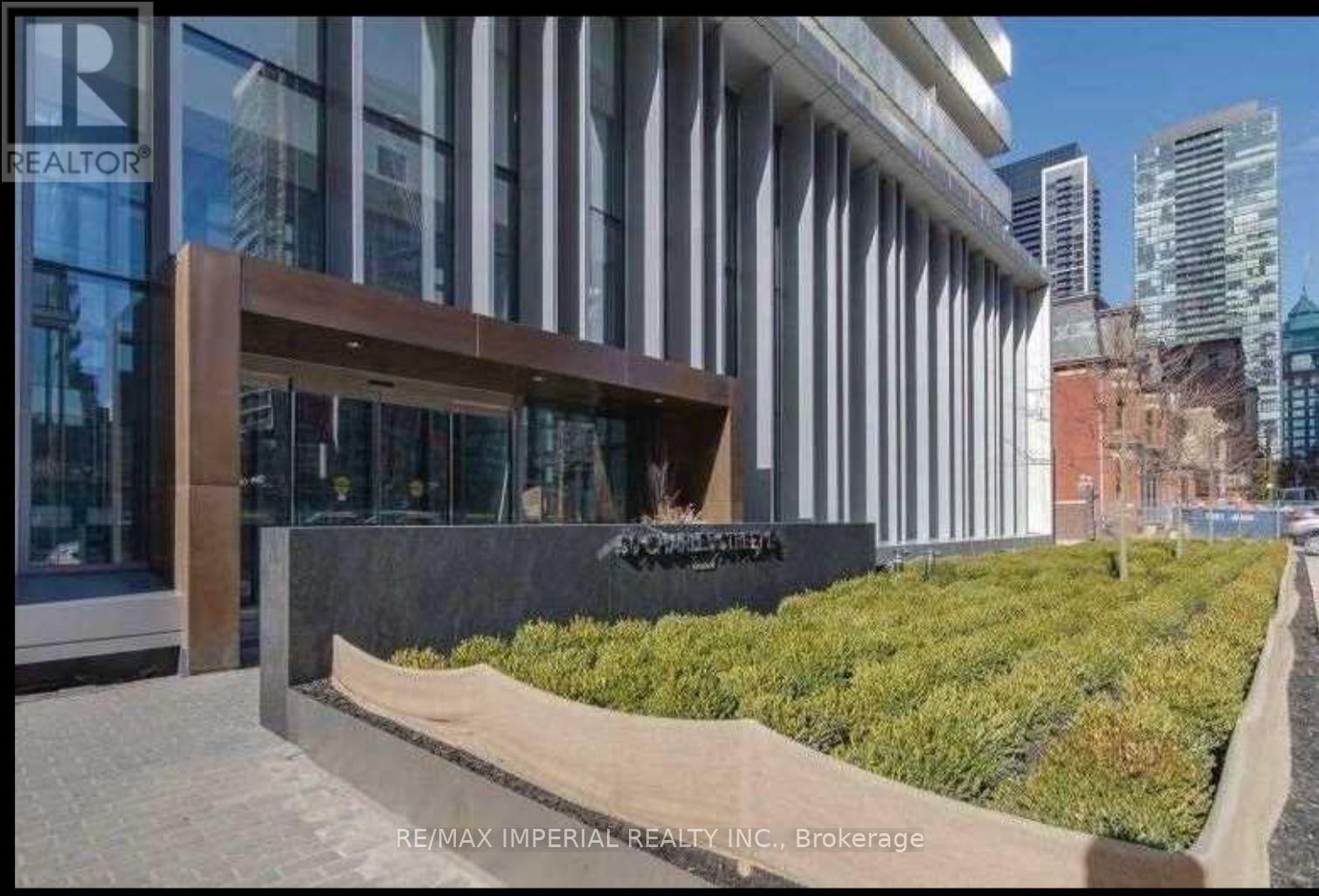 808 - 50 CHARLES STREET EAST Image 20