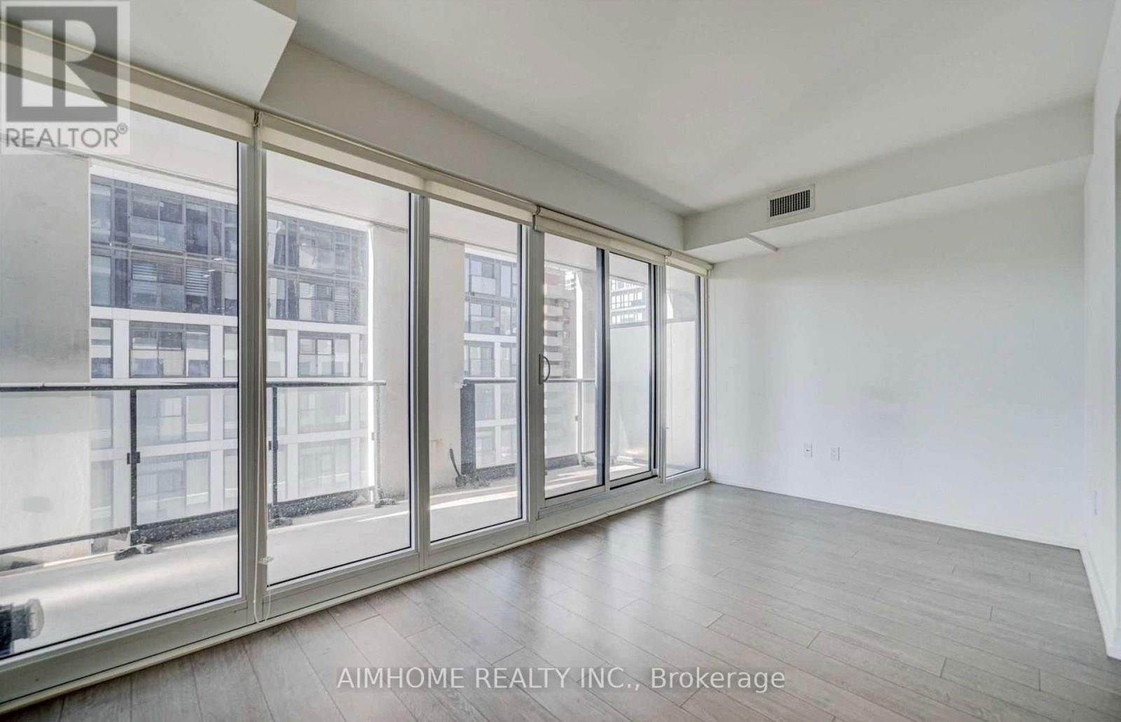 823 - 251 JARVIS STREET Image 16