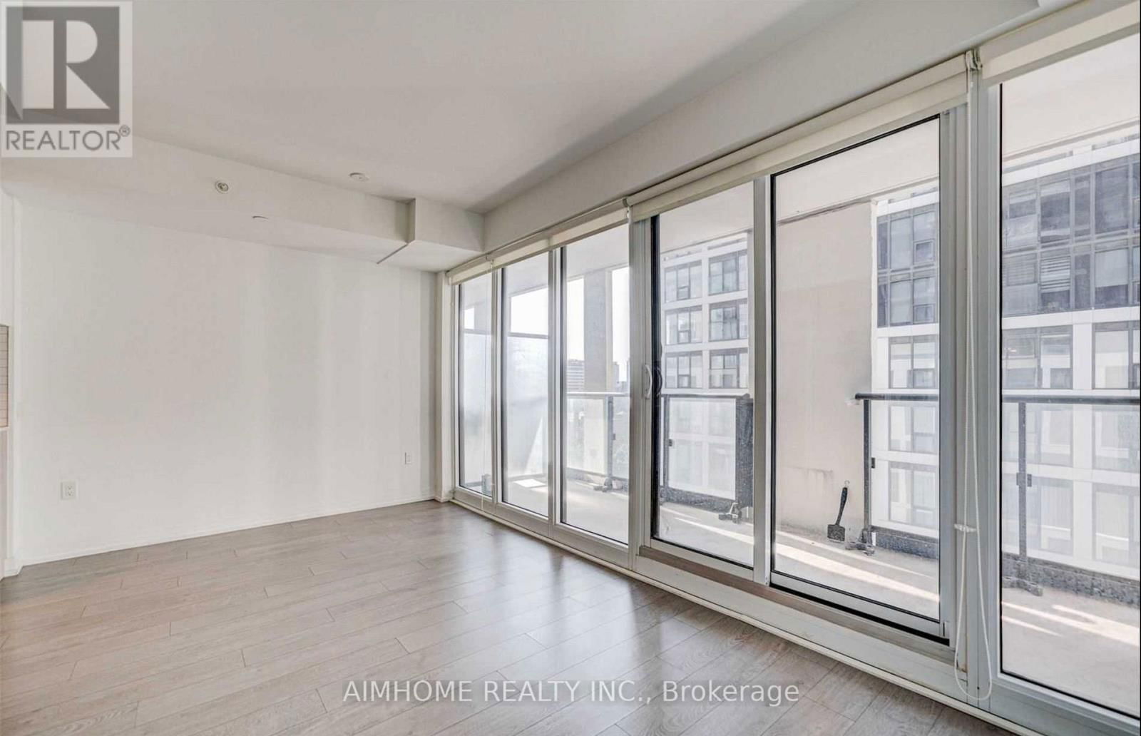 823 - 251 JARVIS STREET Image 19