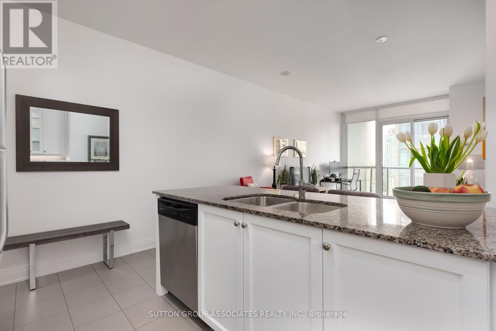 1405 - 530 ST CLAIR AVENUE WEST Image 6