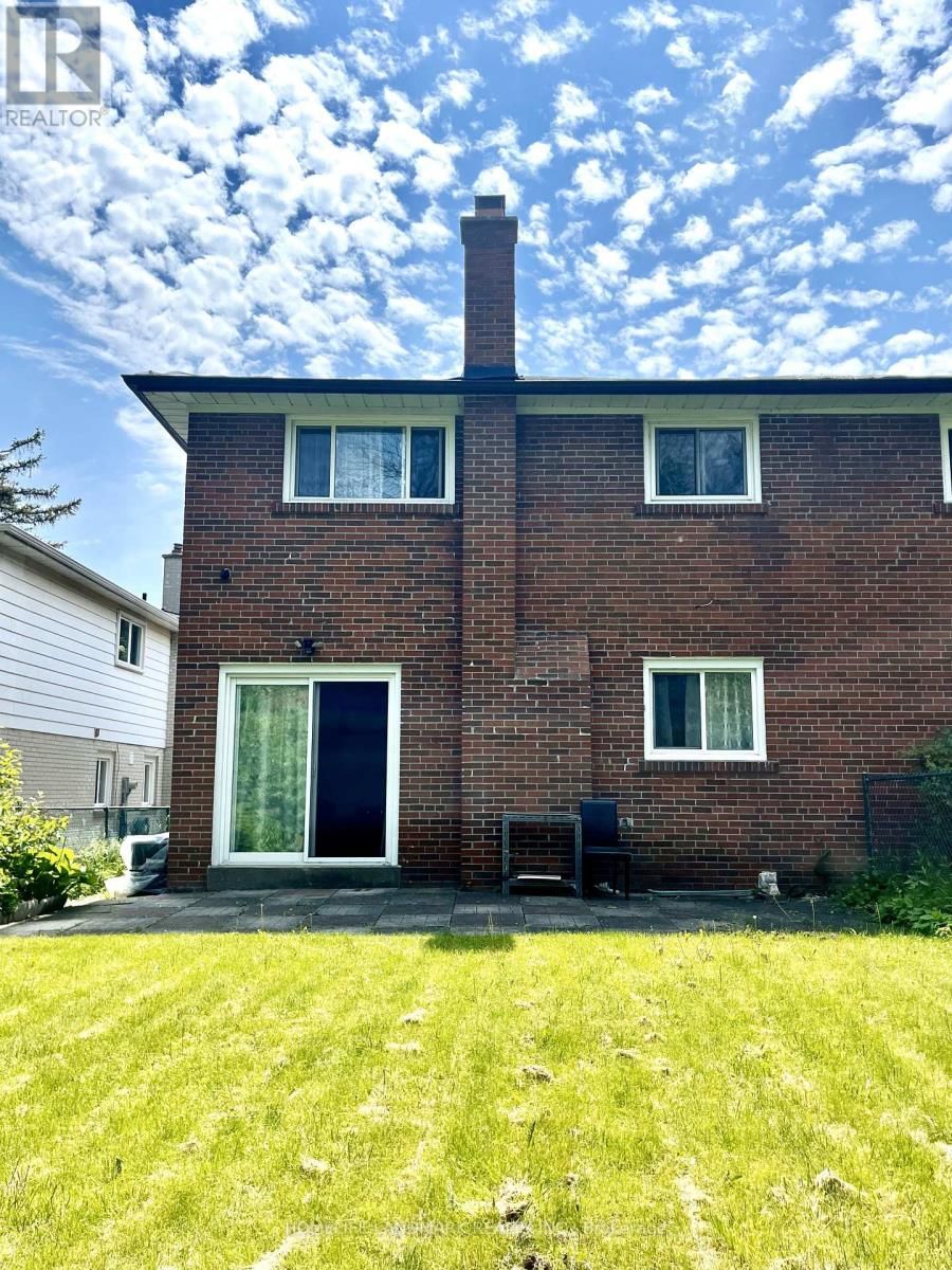 89 BARONESS CRESCENT Image 26