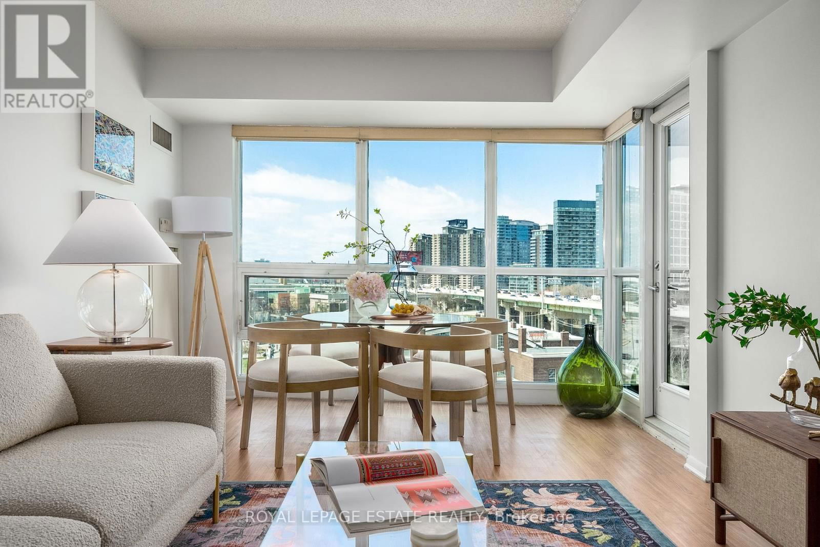 1011 - 231 FORT YORK BOULEVARD Image 1