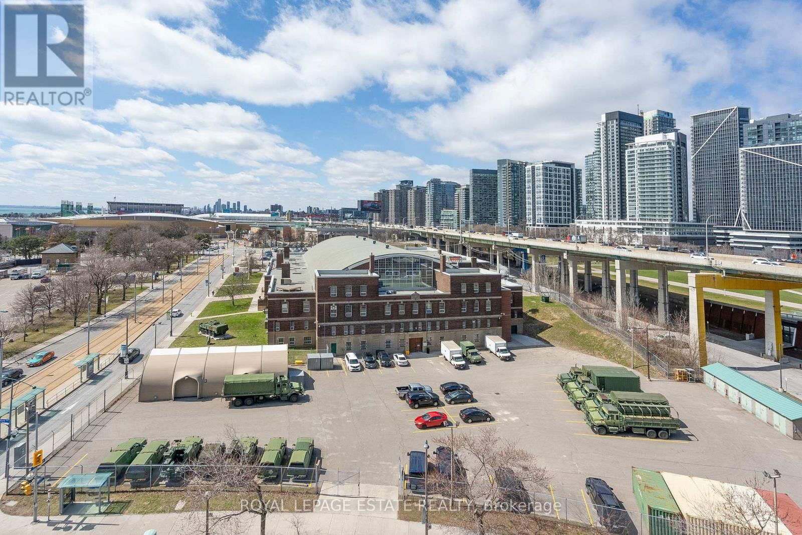 1011 - 231 FORT YORK BOULEVARD Image 30