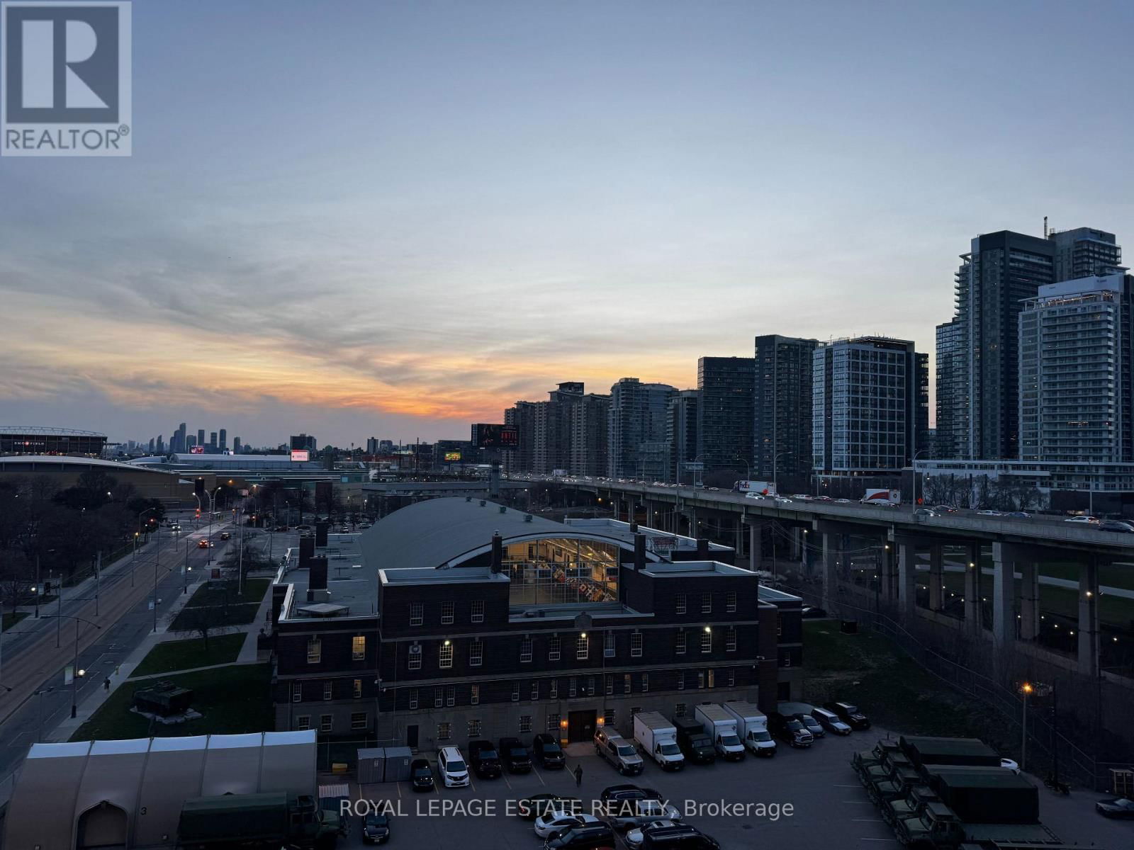 1011 - 231 FORT YORK BOULEVARD Image 42