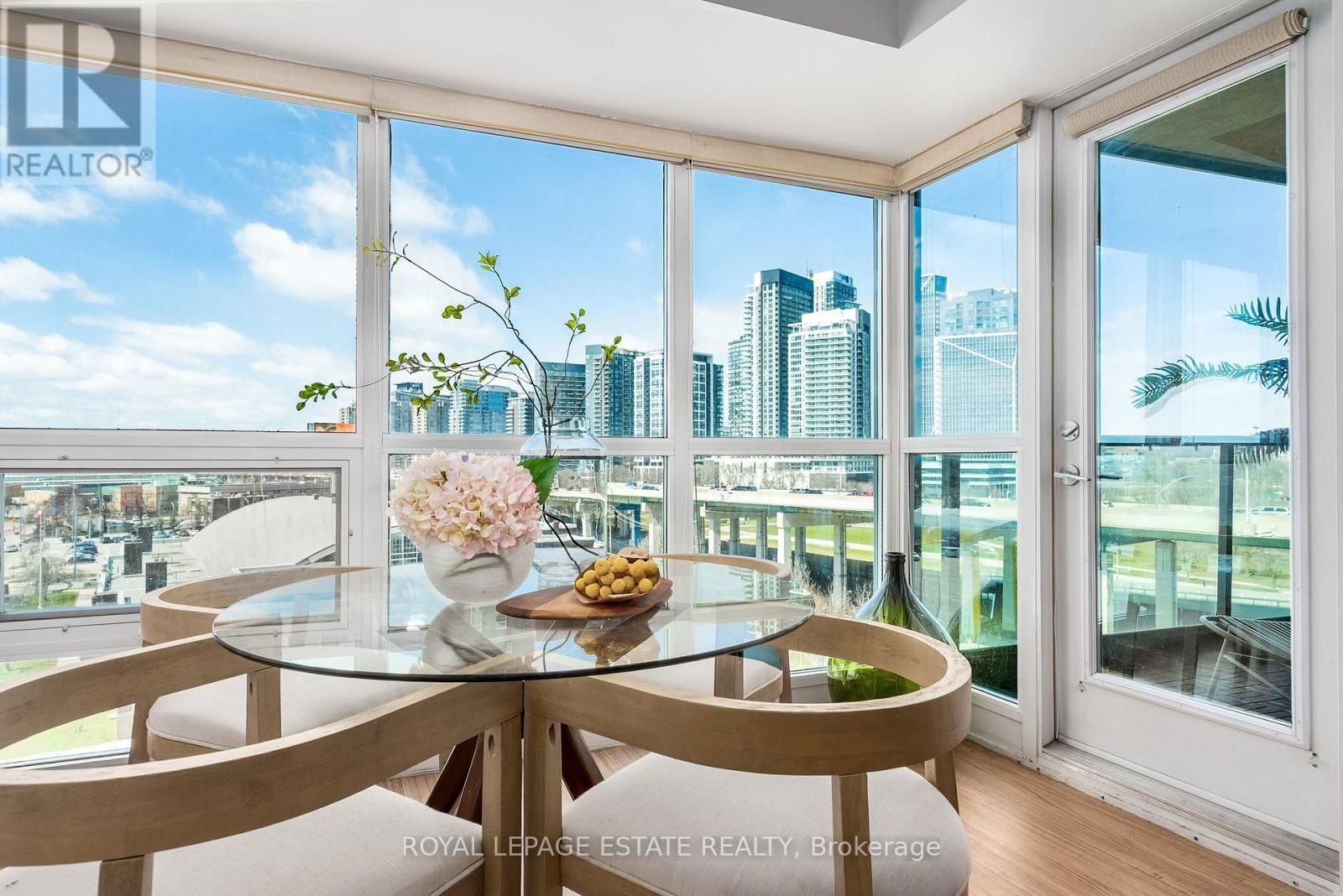 1011 - 231 FORT YORK BOULEVARD Image 8