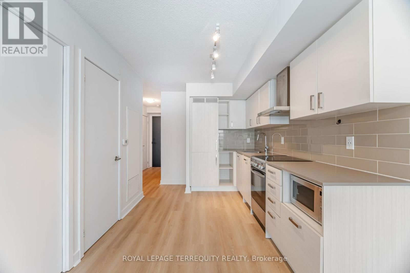 405 - 125 REDPATH AVENUE Image 19