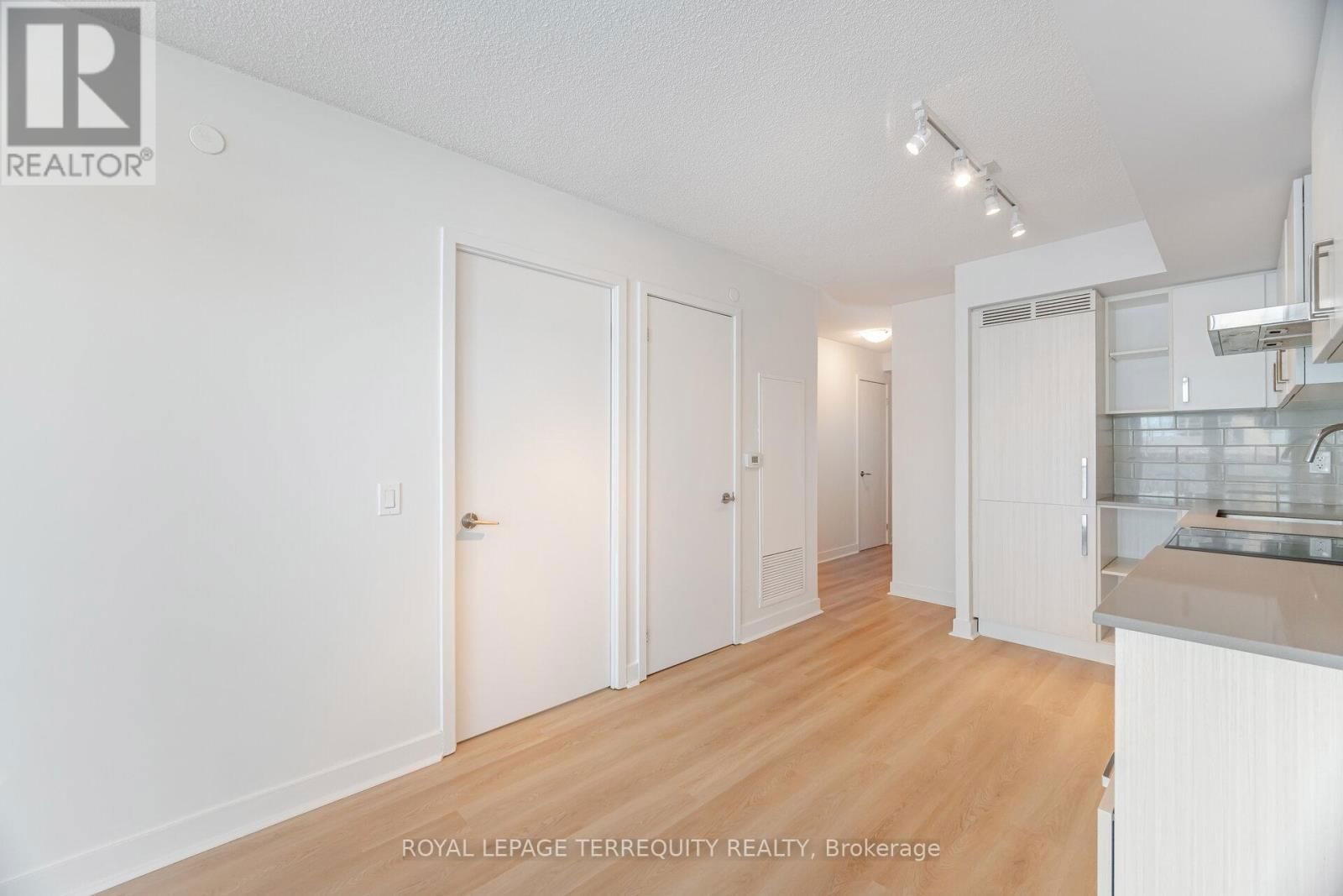 405 - 125 REDPATH AVENUE Image 20