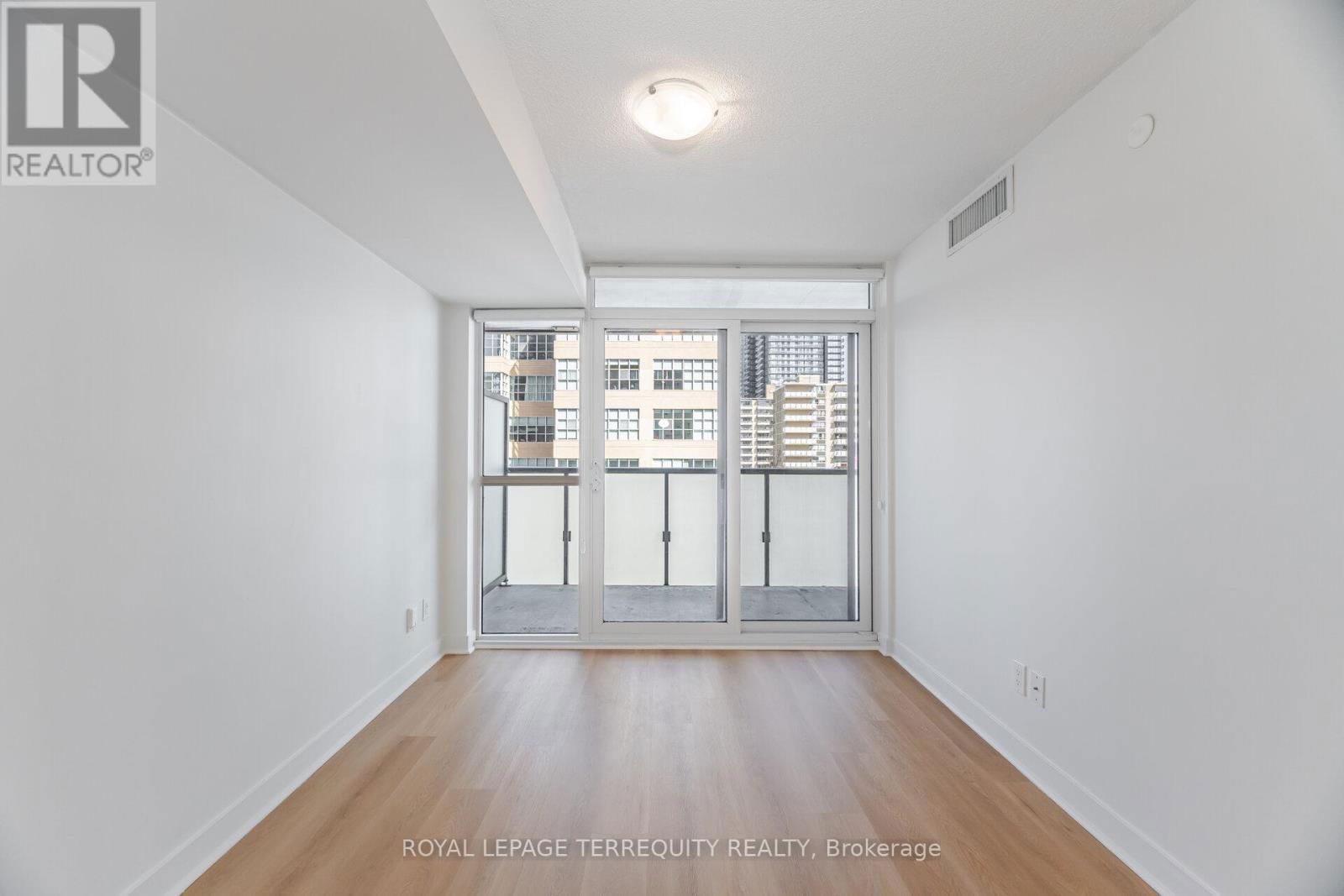 405 - 125 REDPATH AVENUE Image 21