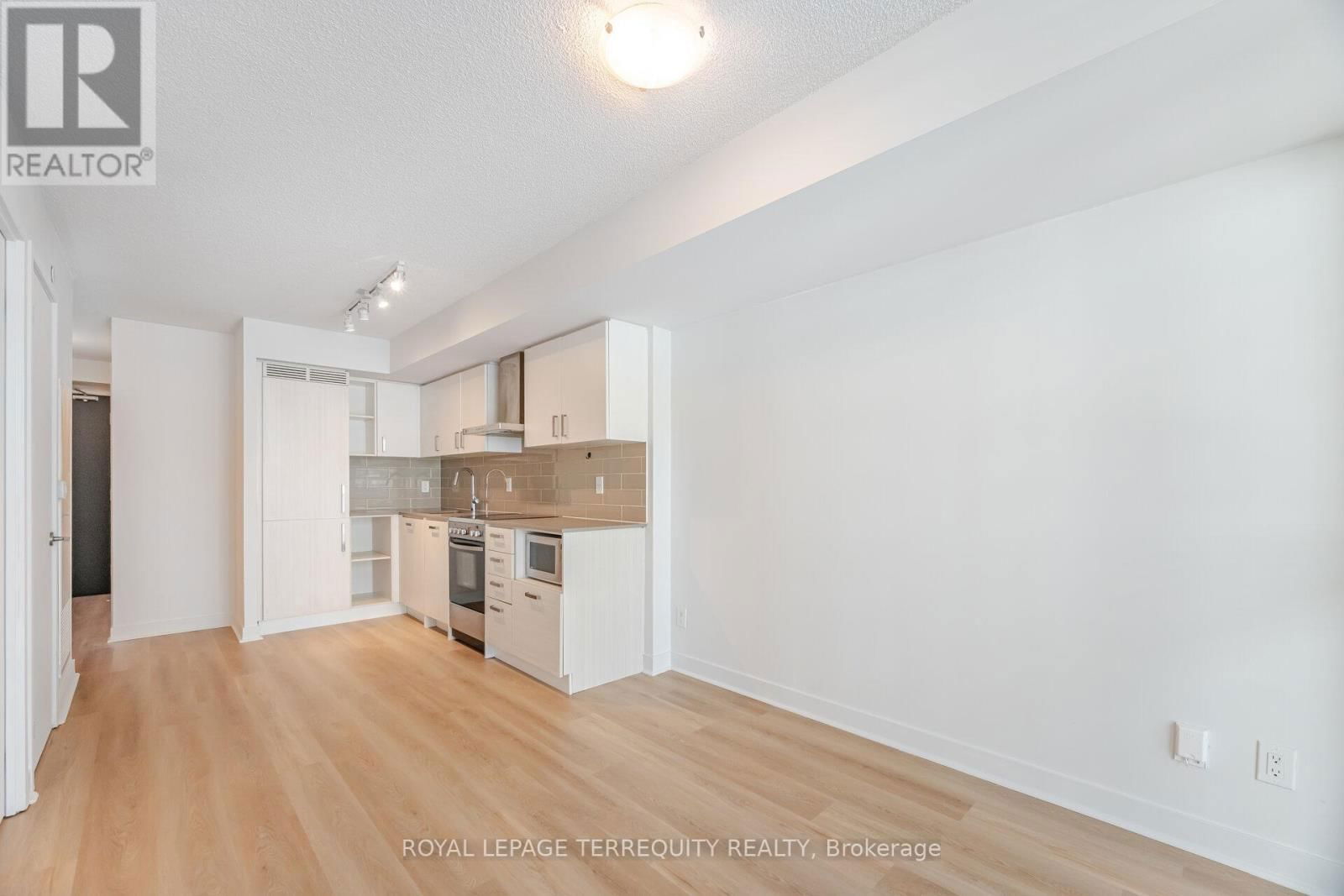 405 - 125 REDPATH AVENUE Image 23