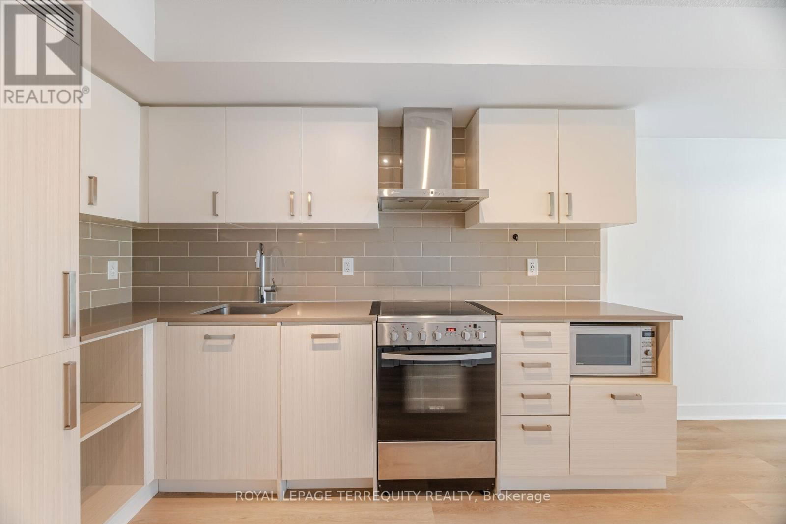 405 - 125 REDPATH AVENUE Image 6