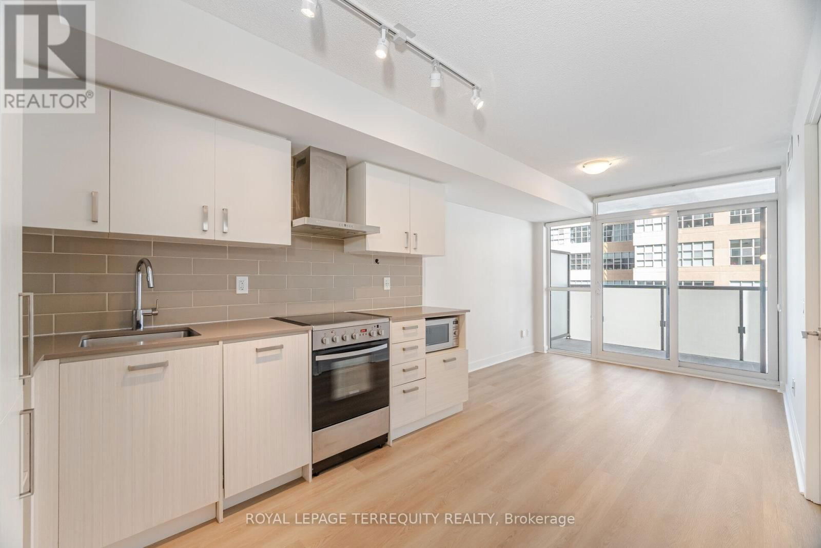 405 - 125 REDPATH AVENUE Image 7
