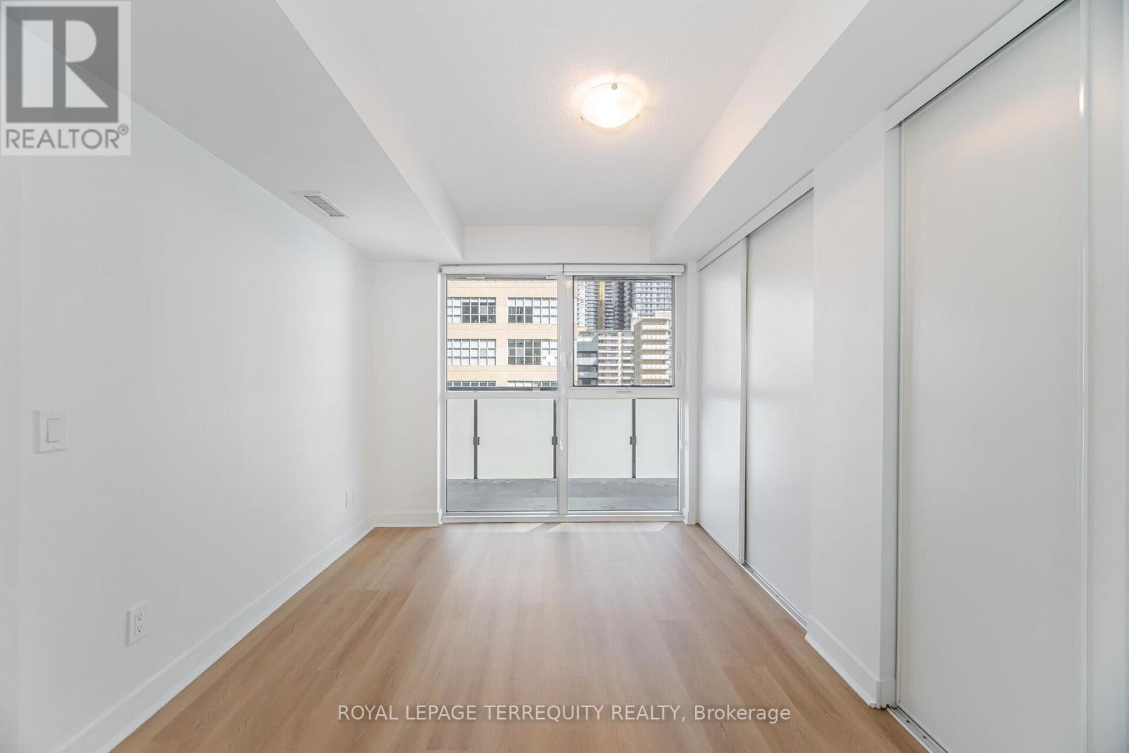405 - 125 REDPATH AVENUE Image 8