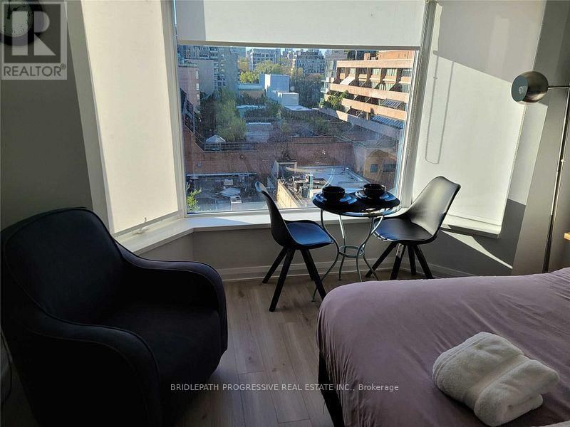 703 - 155 YORKVILLE AVENUE Image 6