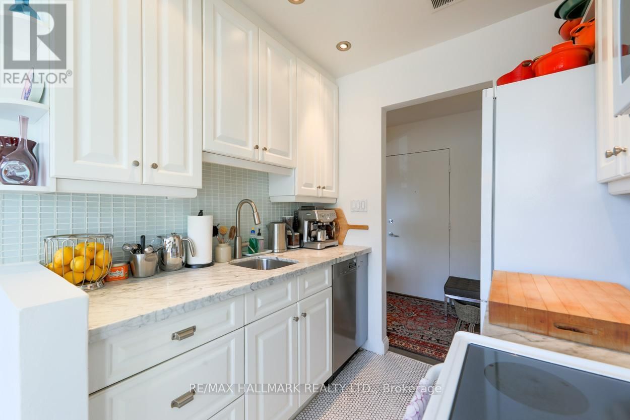 212 - 30 ELM AVENUE Image 17