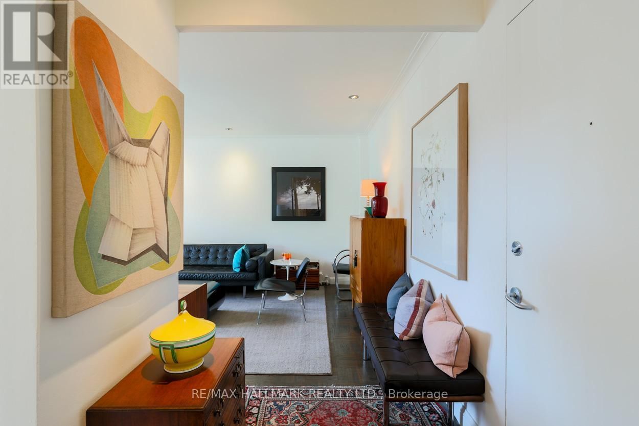 212 - 30 ELM AVENUE Image 3