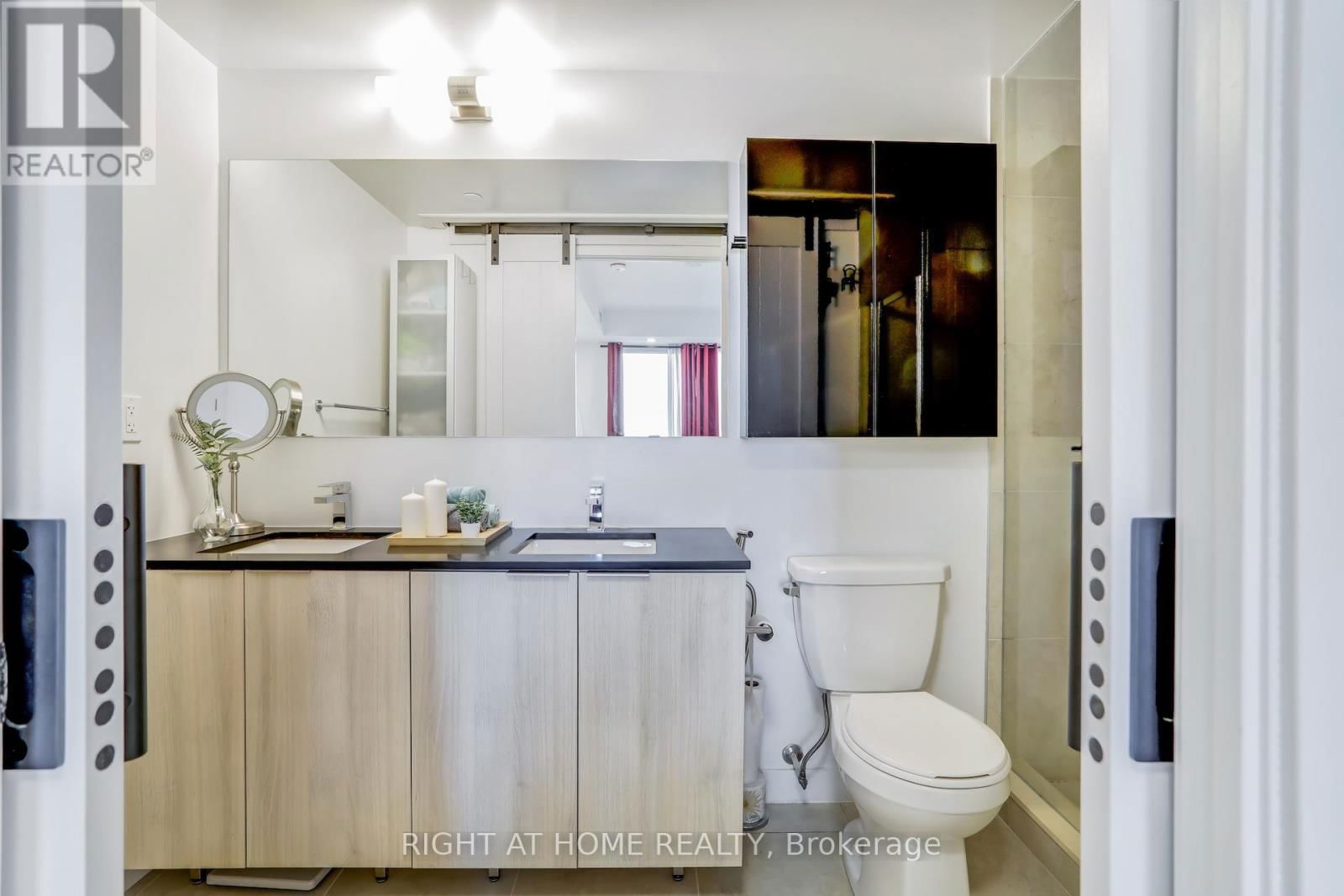 402 - 31 TIPPETT ROAD Image 16