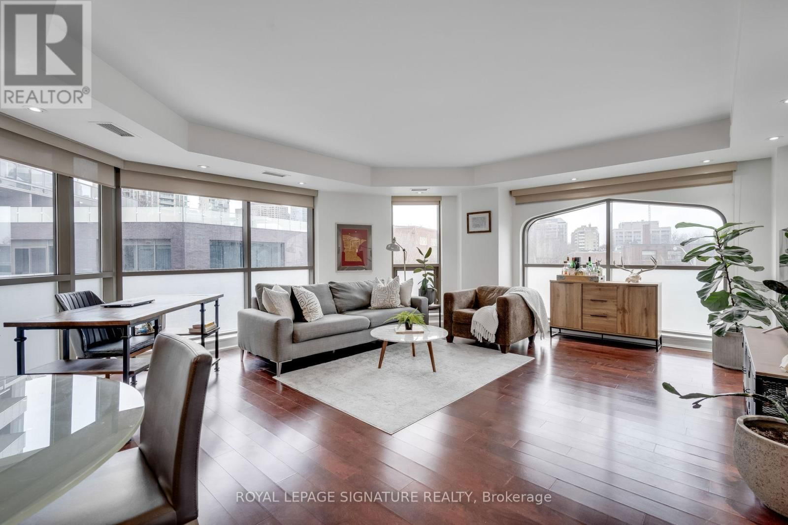 411 - 3 MCALPINE STREET Image 1