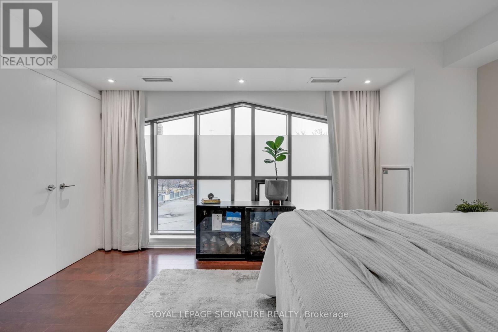 411 - 3 MCALPINE STREET Image 23