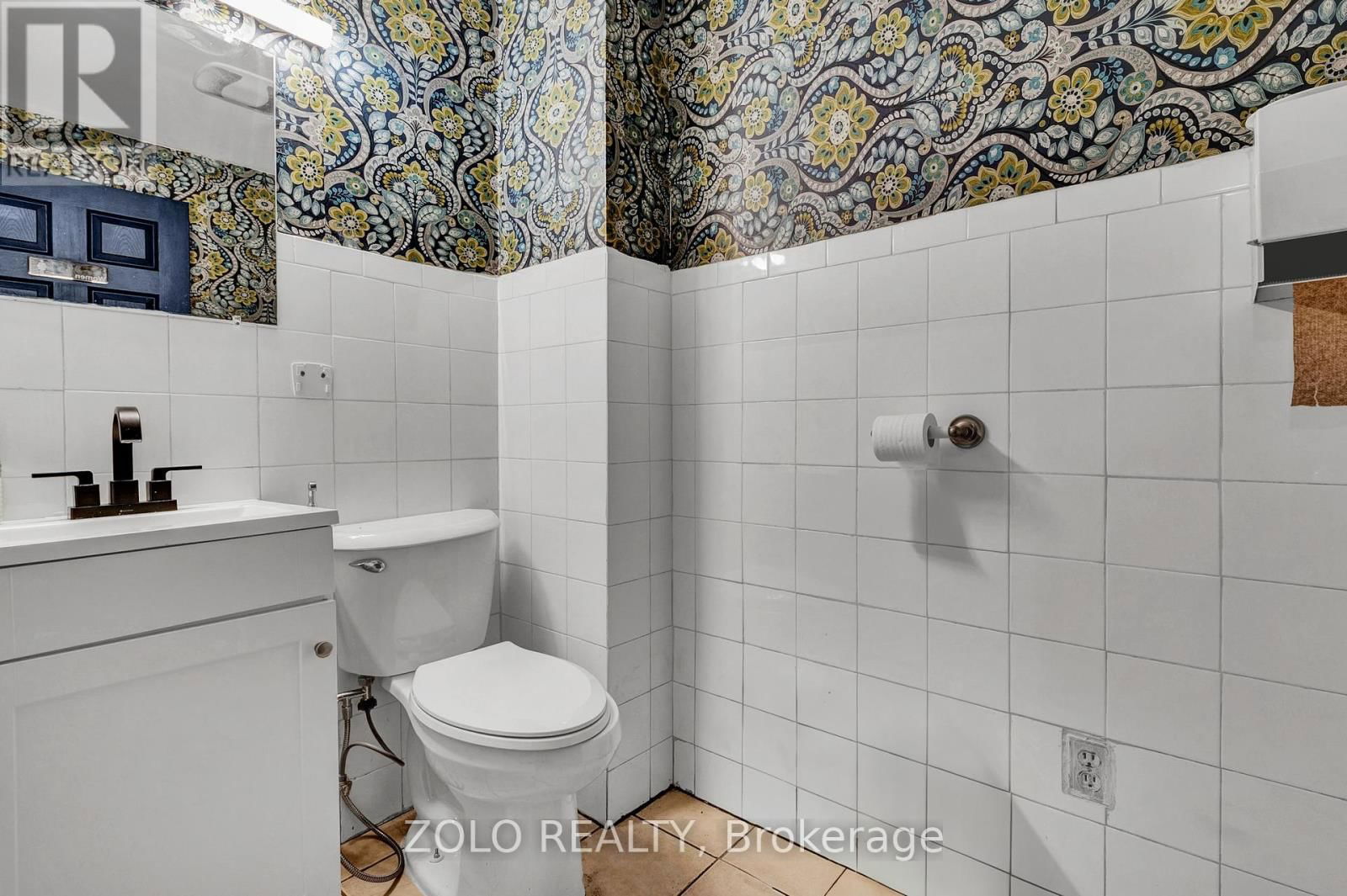 695 COLLEGE STREET Image 13
