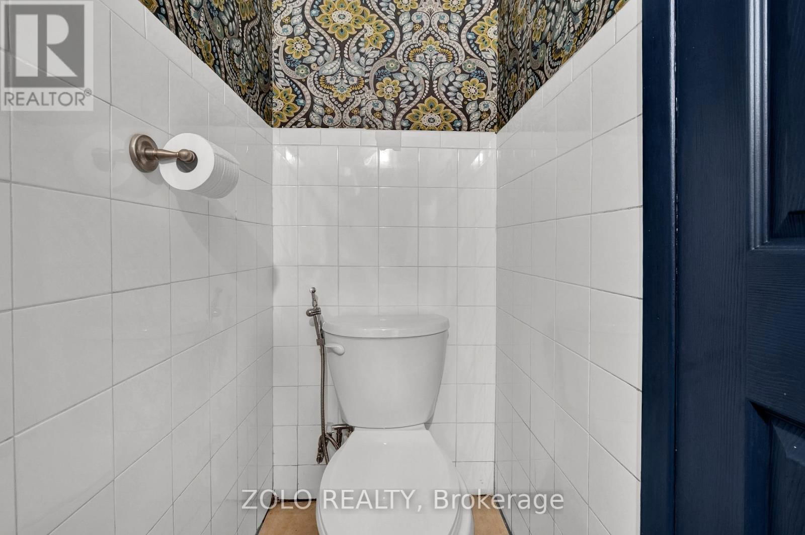 695 COLLEGE STREET Image 14