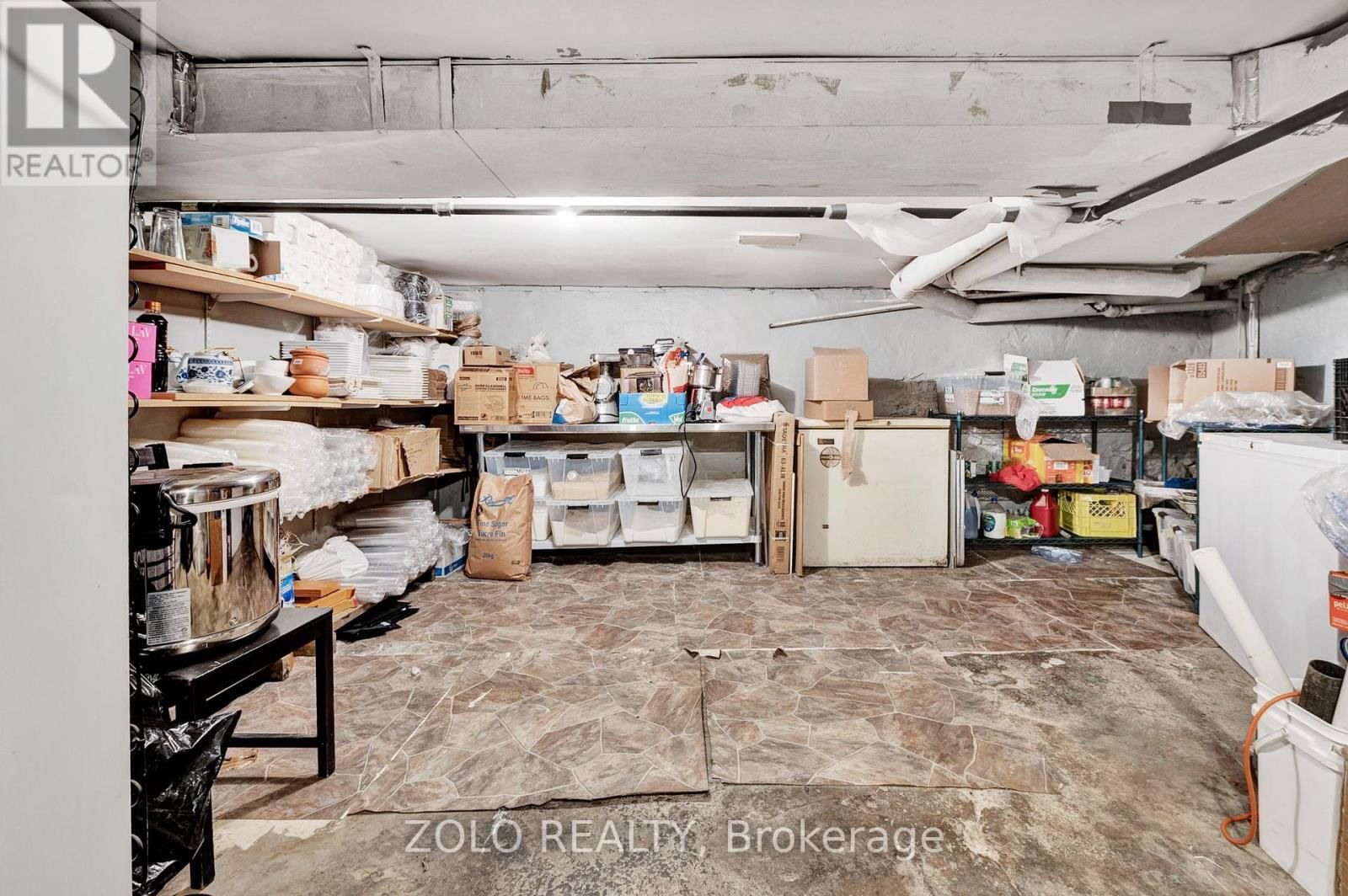695 COLLEGE STREET Image 22