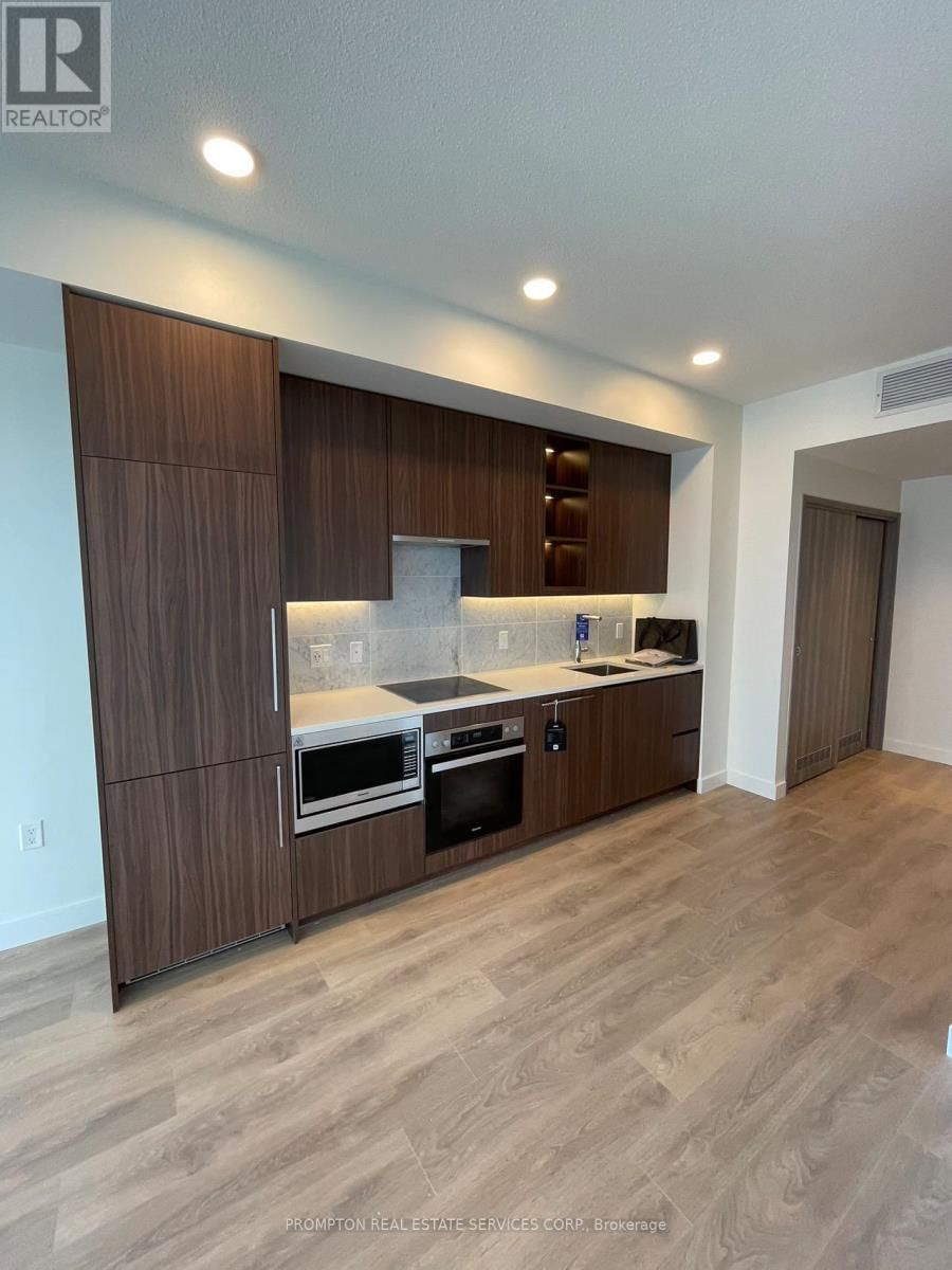 2015 - 85 MCMAHON DRIVE Image 11