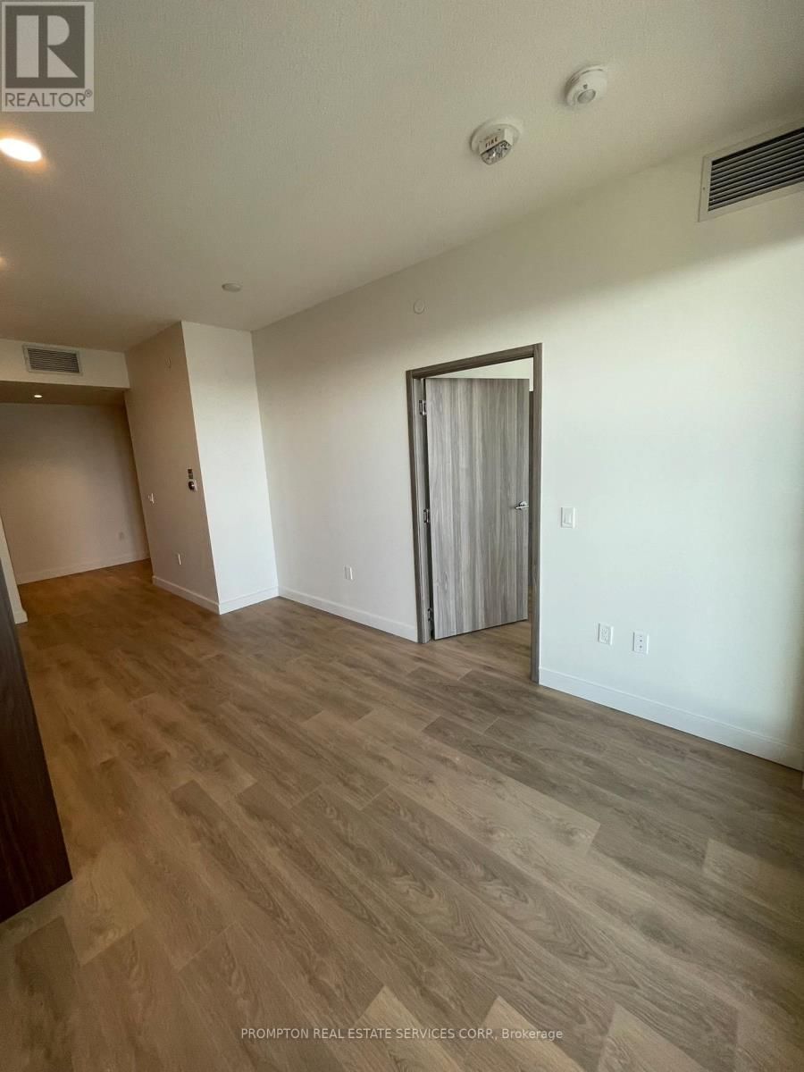 2015 - 85 MCMAHON DRIVE Image 16
