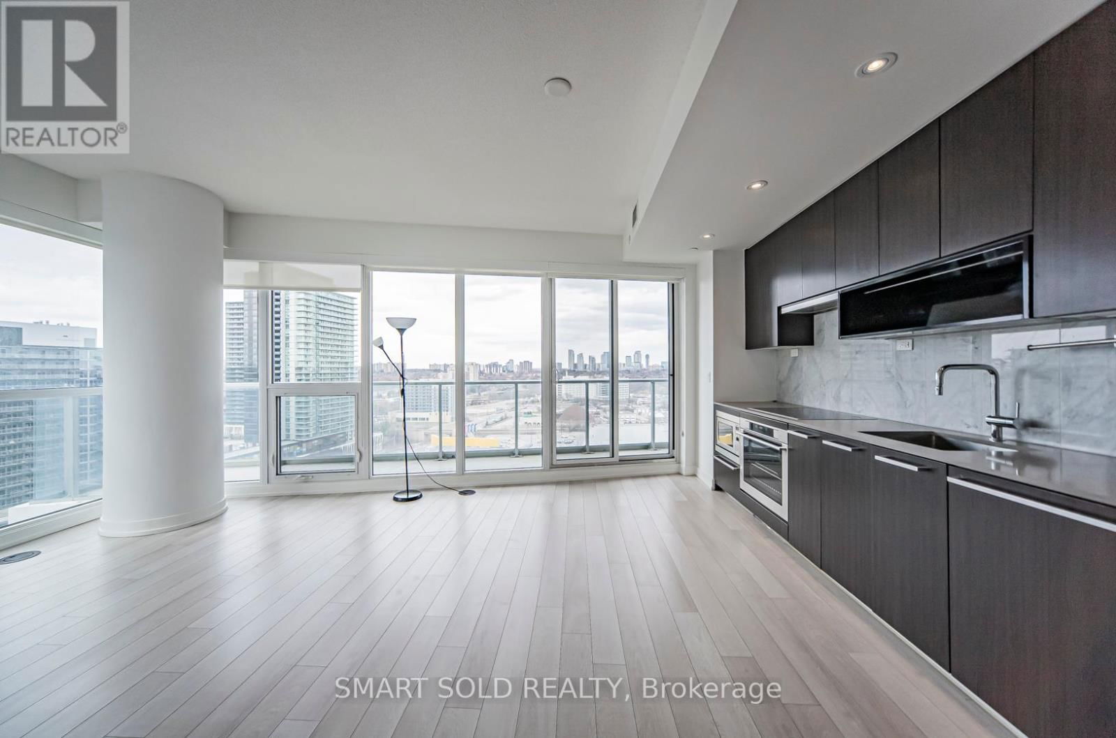 1209 - 117 MCMAHON DRIVE Image 10