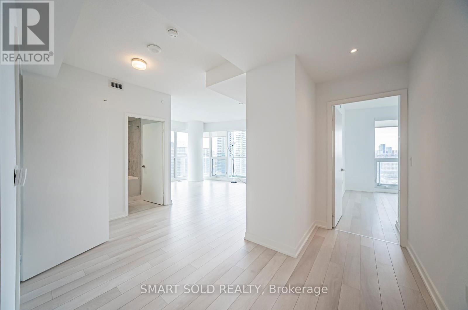 1209 - 117 MCMAHON DRIVE Image 16