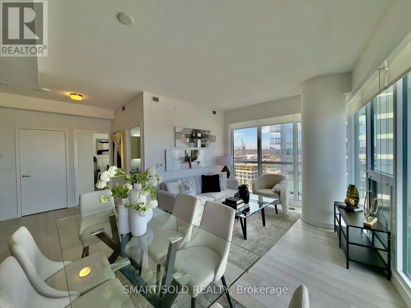 1209 - 117 MCMAHON DRIVE Image 17