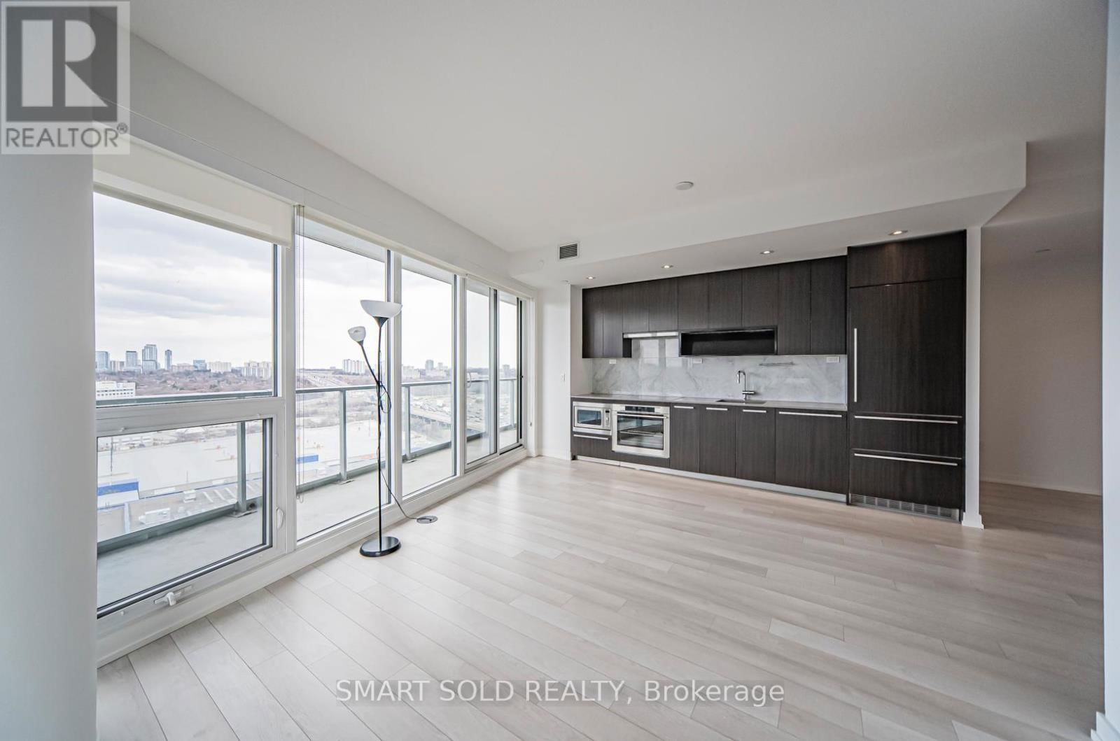1209 - 117 MCMAHON DRIVE Image 19