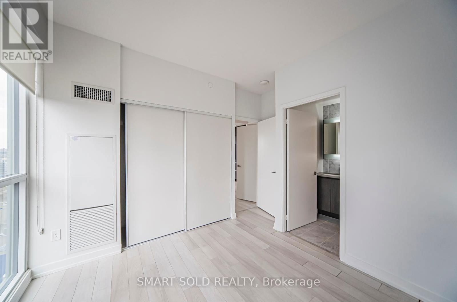 1209 - 117 MCMAHON DRIVE Image 26