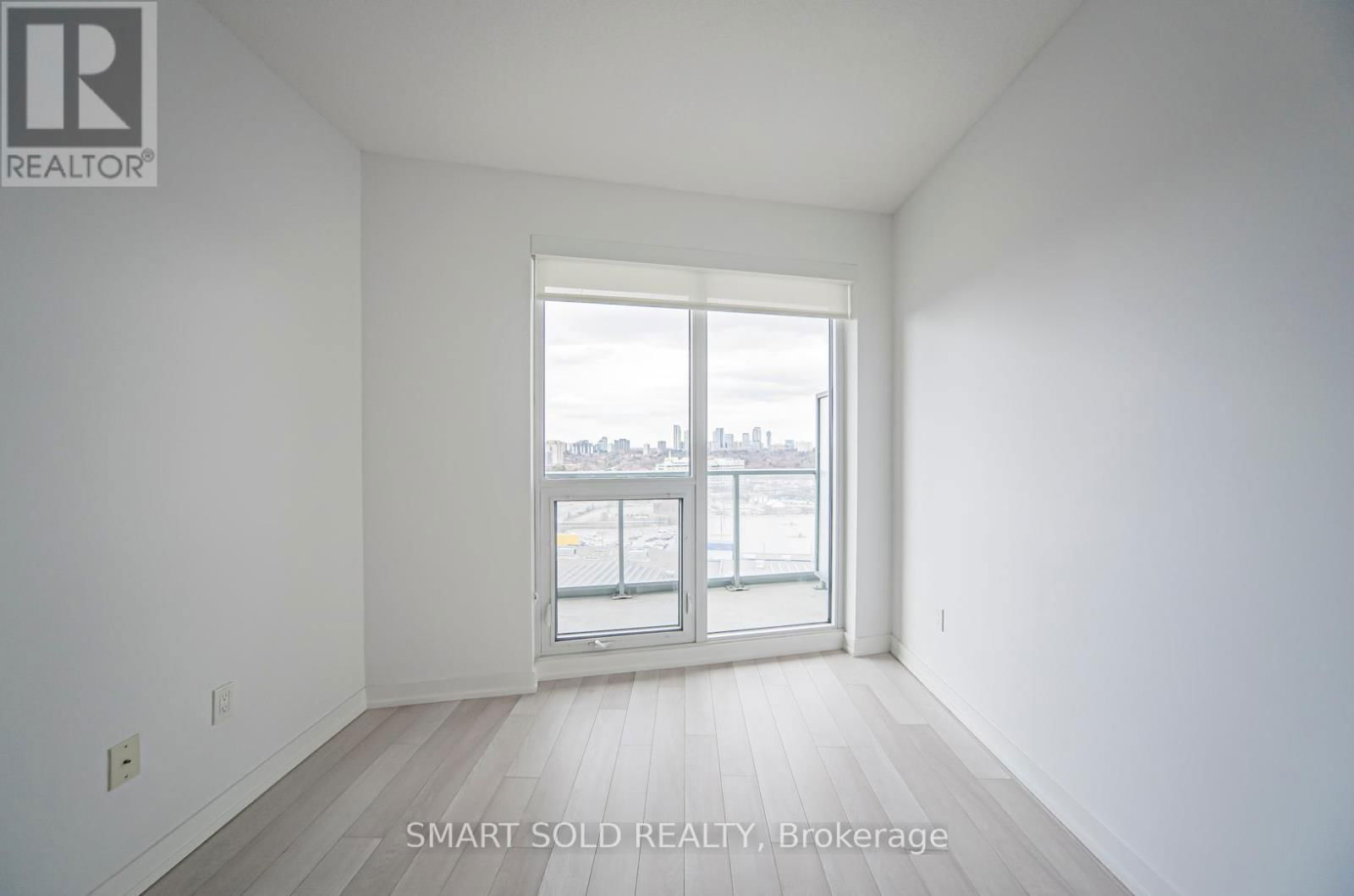1209 - 117 MCMAHON DRIVE Image 30